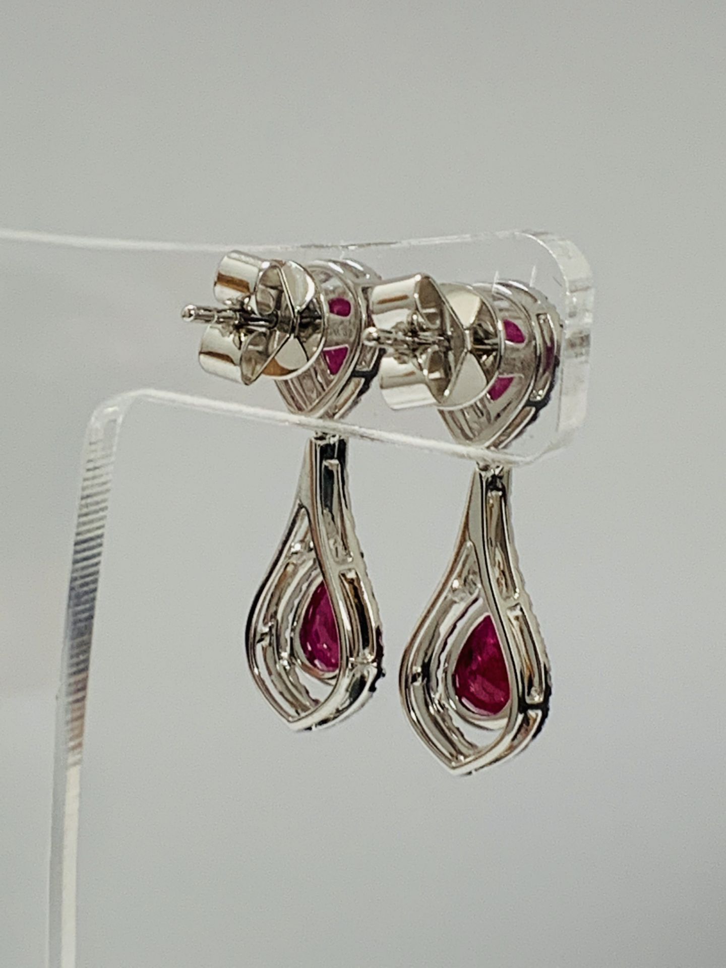 14ct White Gold Ruby and Diamond drop Earring - Image 12 of 14