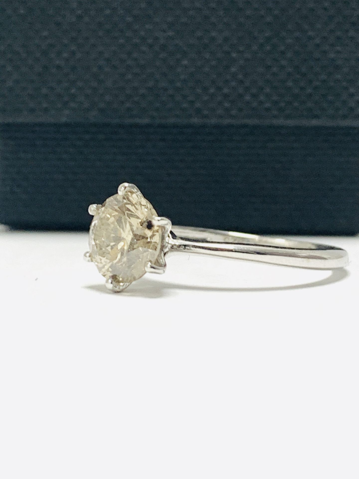 2.08ct Diamond solitaire Ring - Image 2 of 9