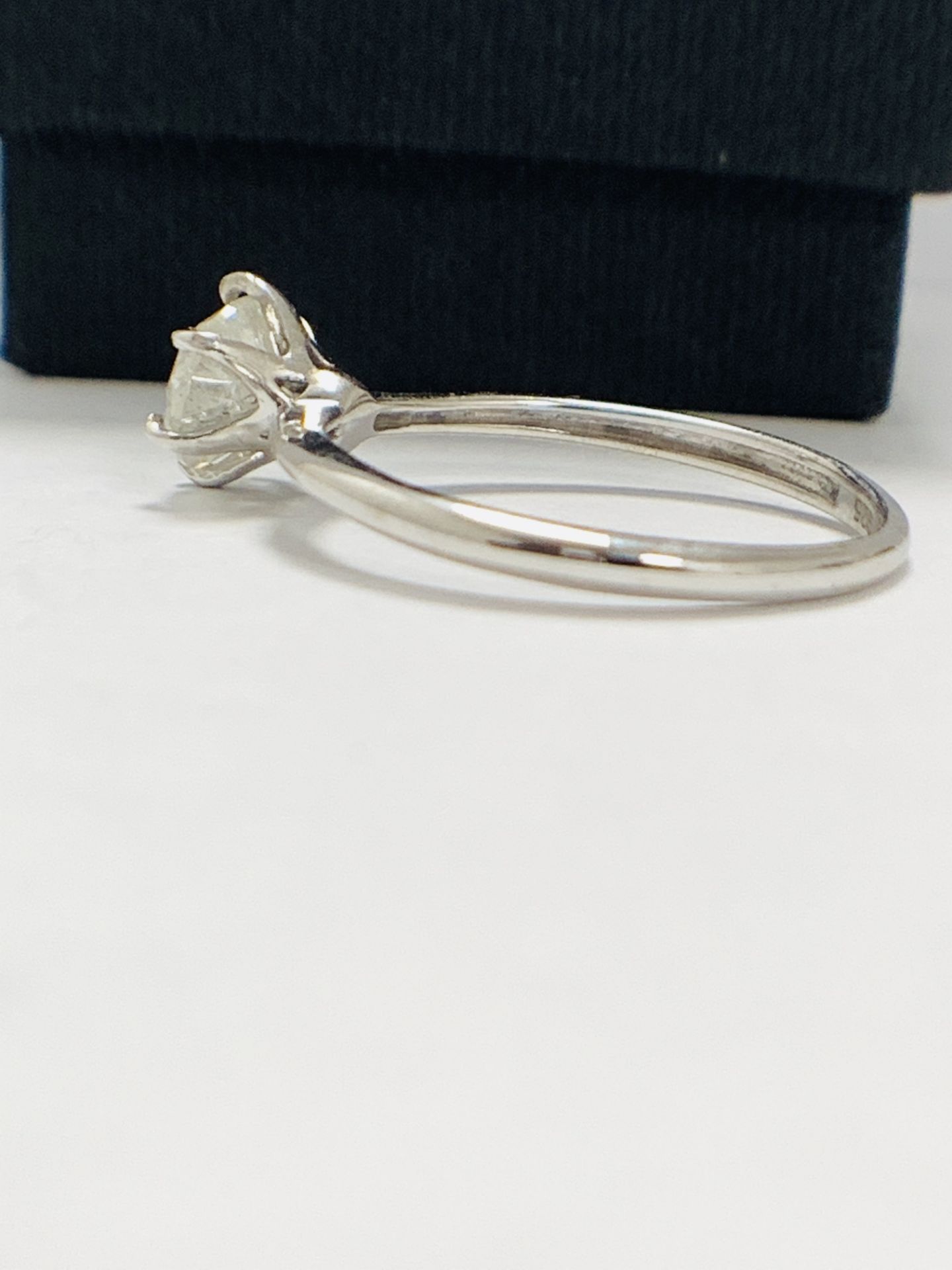 1.01ct Diamond solitaire Ring - Image 3 of 8