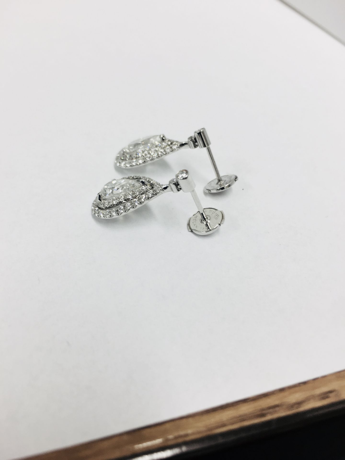 2.04ct Diamond drop Earring - Image 5 of 6