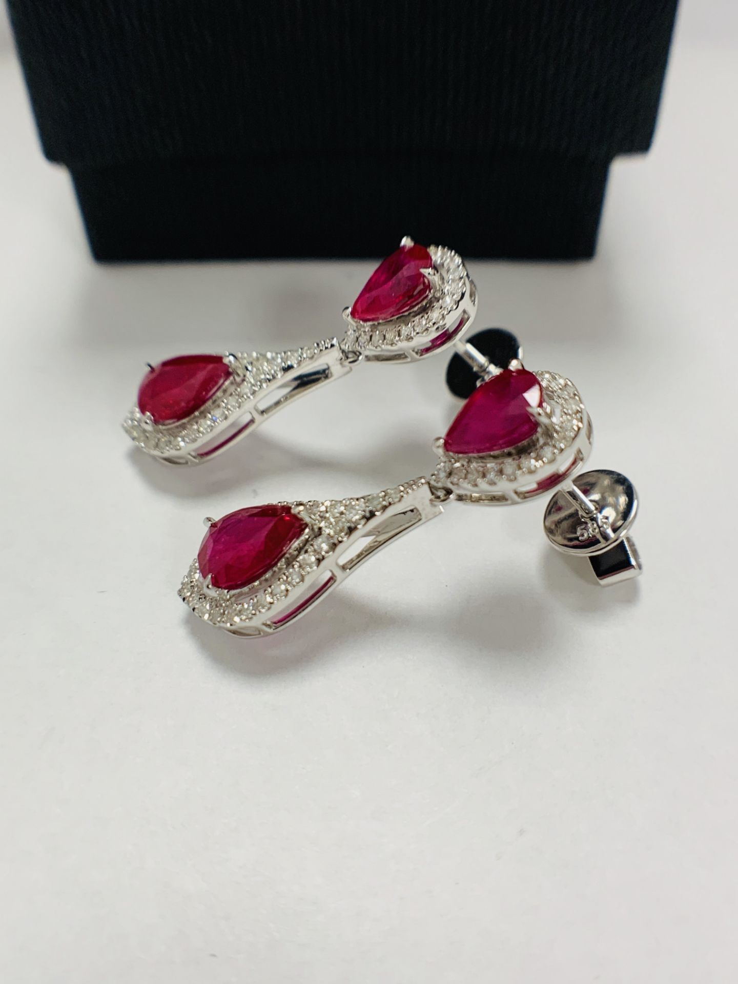 14ct White Gold Ruby and Diamond drop Earring - Image 3 of 14