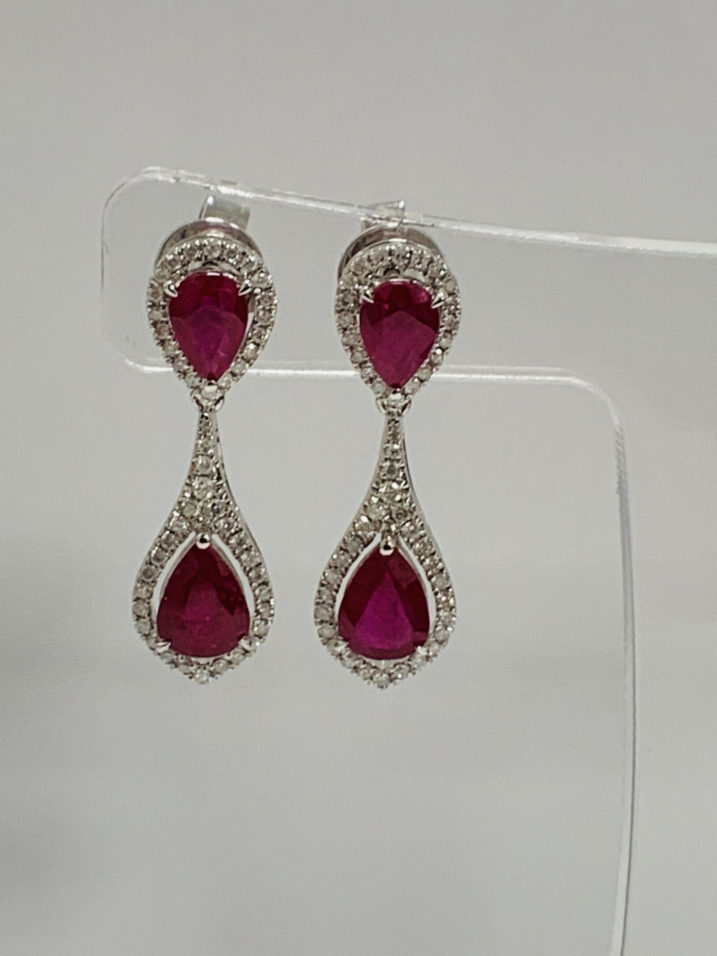 14ct White Gold Ruby and Diamond drop Earring - Image 9 of 14