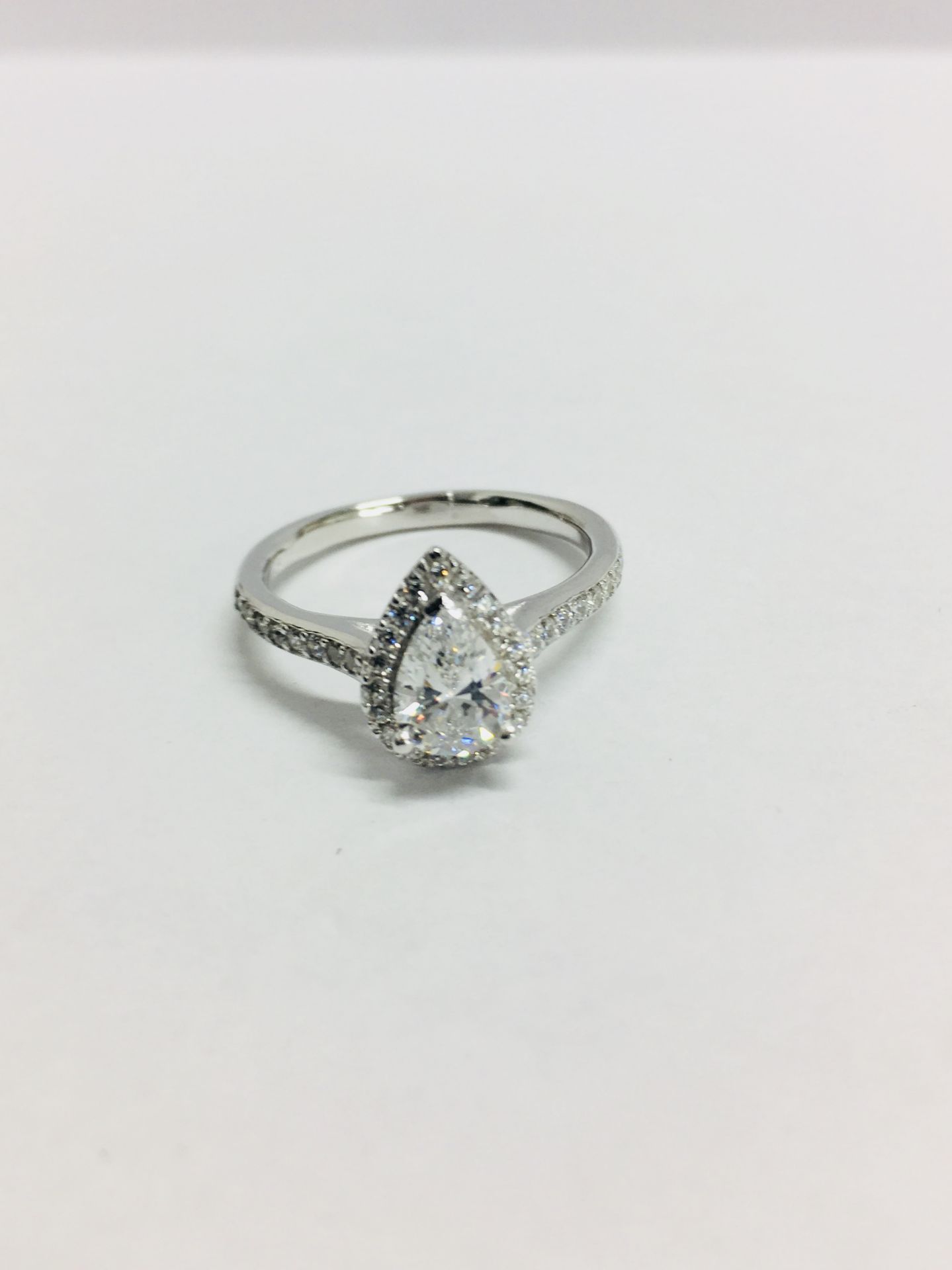 1ct pearshape Diamond Ring - Image 6 of 7