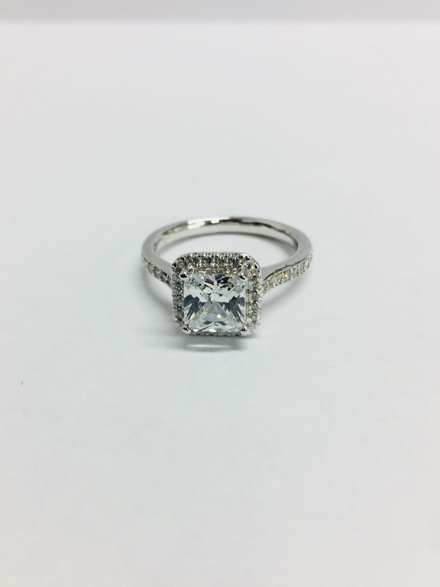 1.00ctct Diamond set solitaire Ring