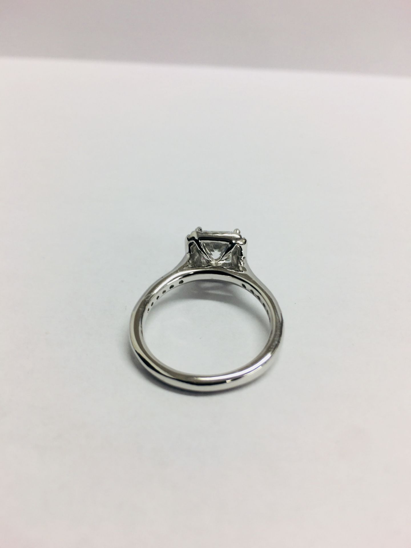 1.00ctct Diamond set solitaire Ring - Image 4 of 6