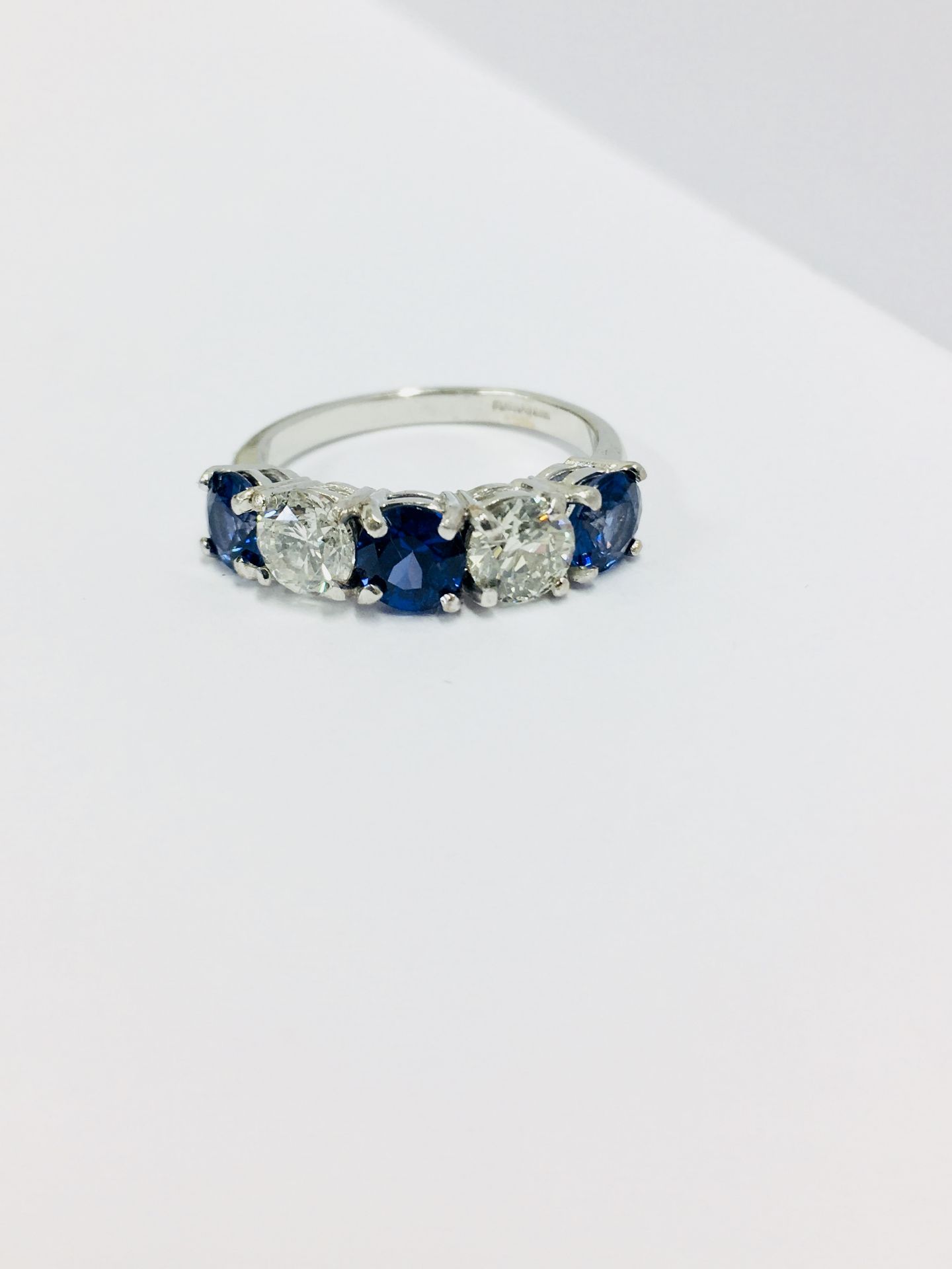 18ct white gold Sapphire Diamnd five stone Ring - Image 2 of 5