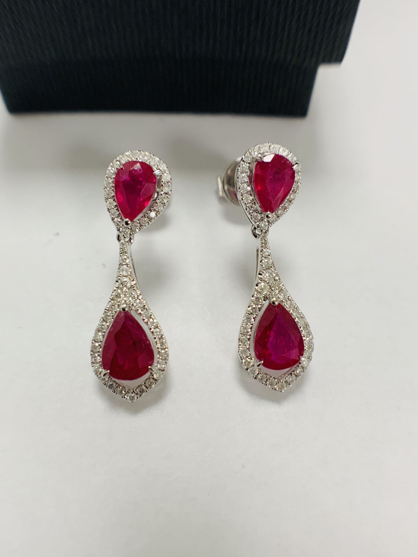14ct White Gold Ruby and Diamond drop Earring - Image 2 of 14
