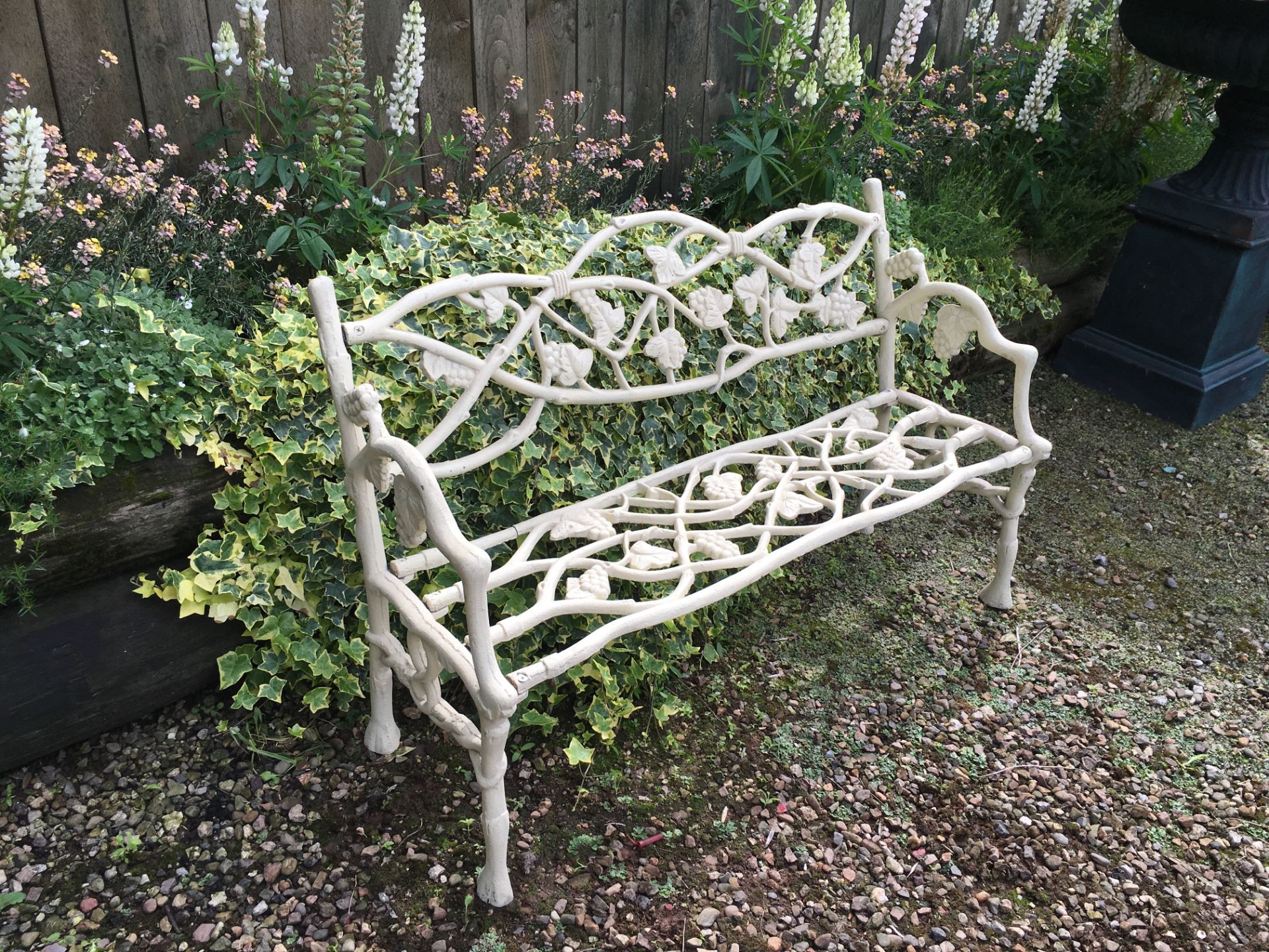 CAST IRON COALBROOKDALE BENCH IN ANTIQUE WHITE