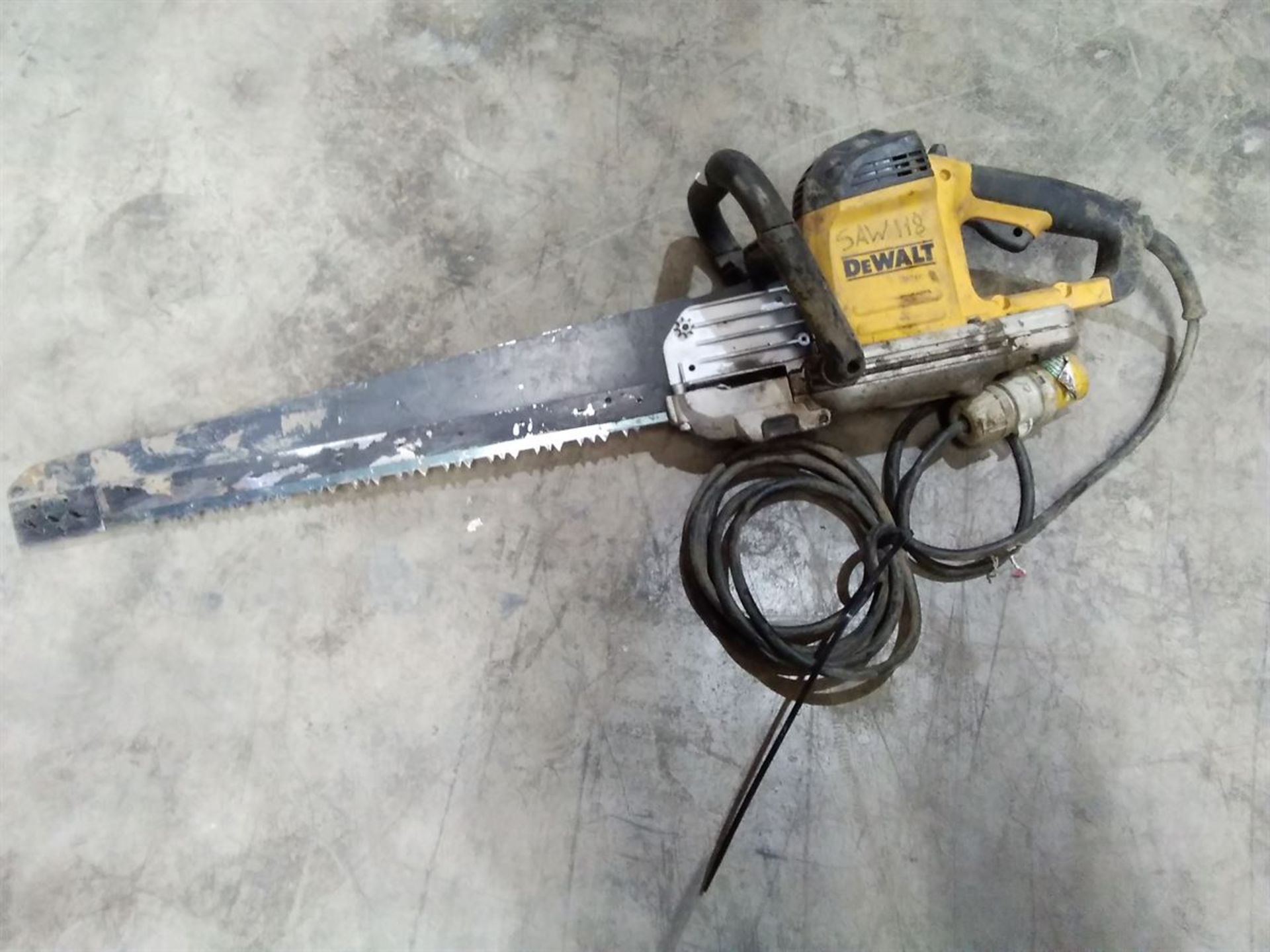 Dewalt Alligator Saw 110V - Image 2 of 2