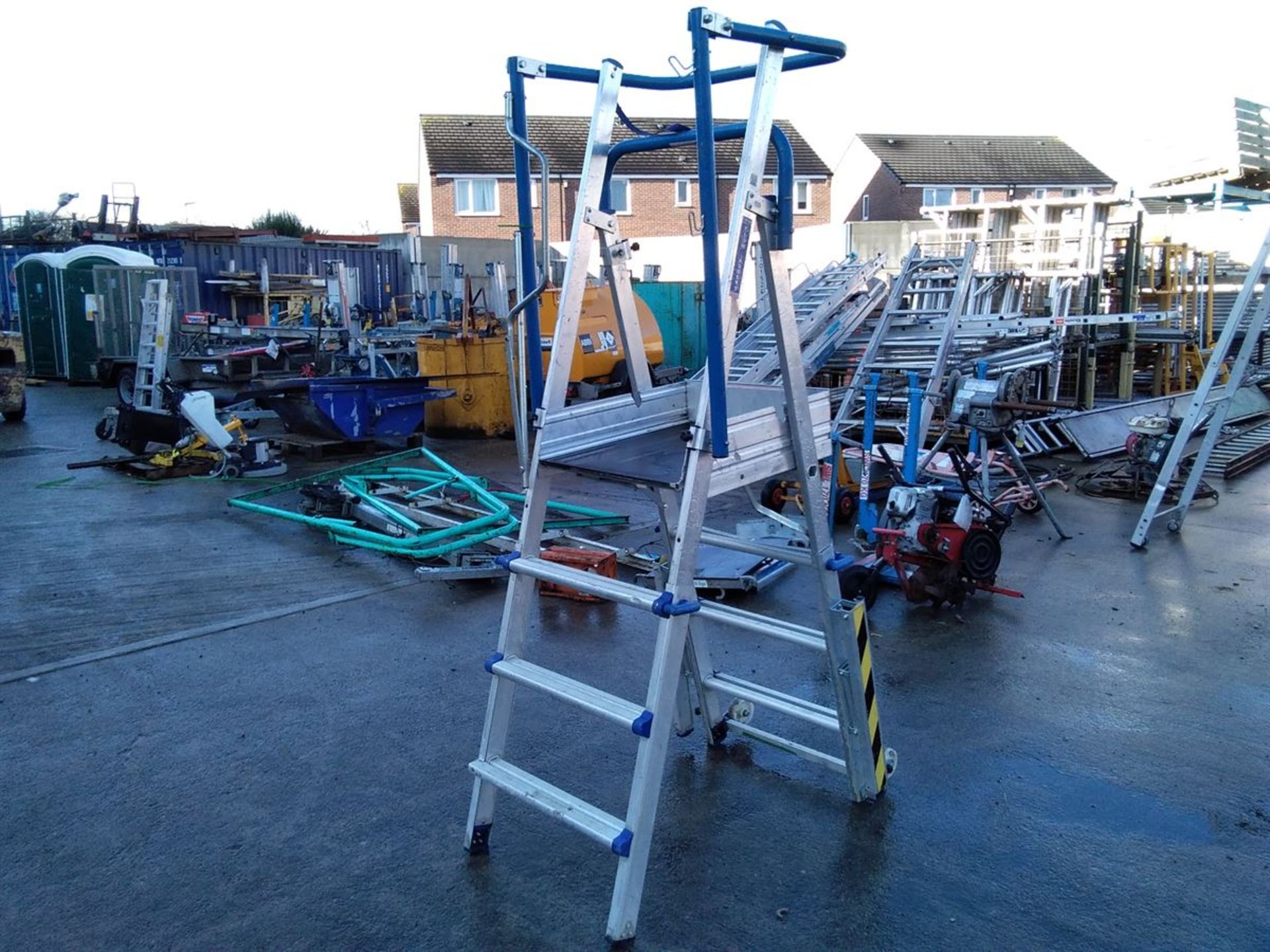 4 Rung Step Platform Ladder - Image 2 of 2