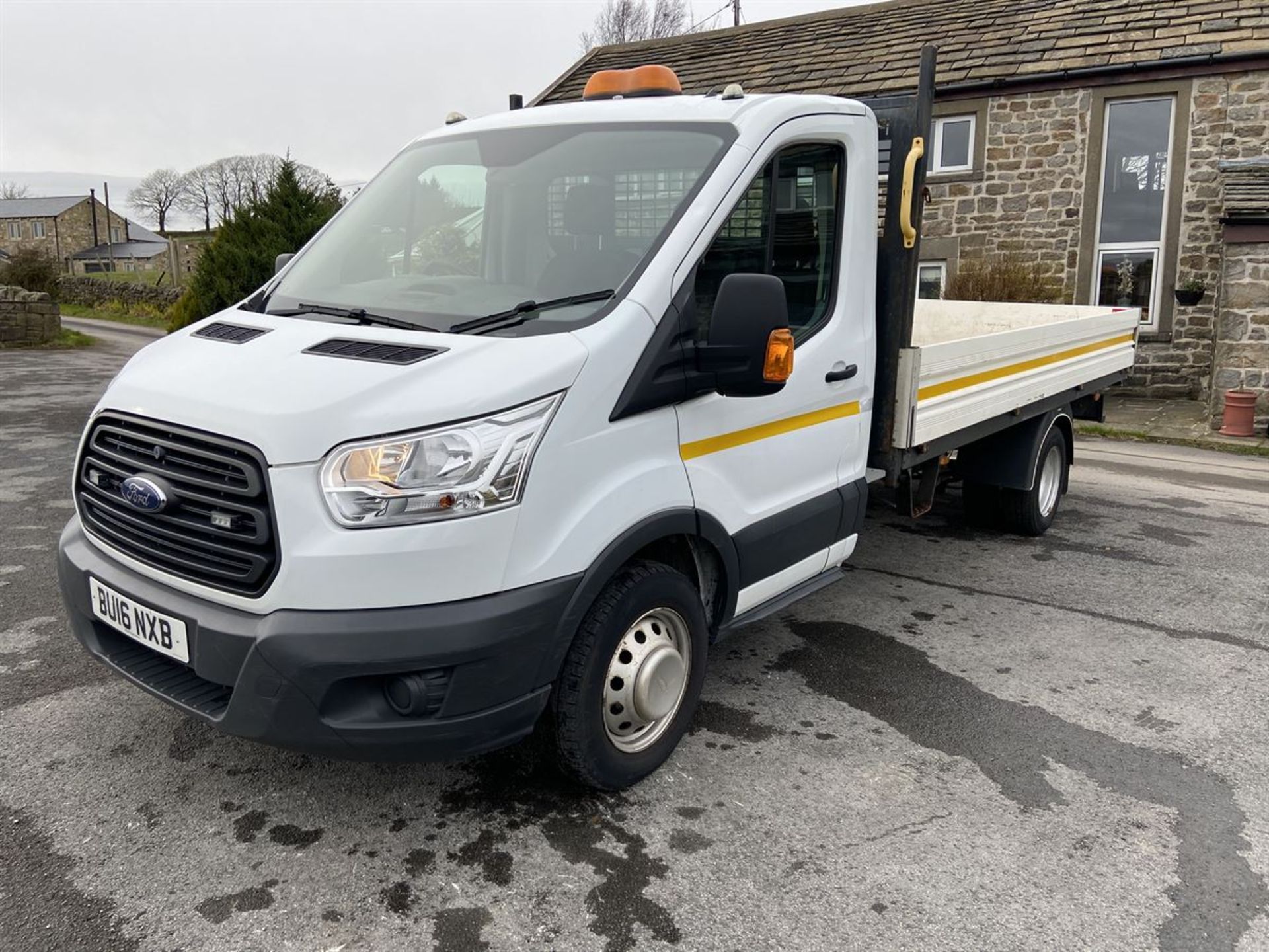 2016/16 FORD TRANSIT 350 PICK-UP L3 DIESEL RWD 2.2 TDCI 125PS CHASSIS CAB (2198 cc) - Image 7 of 11