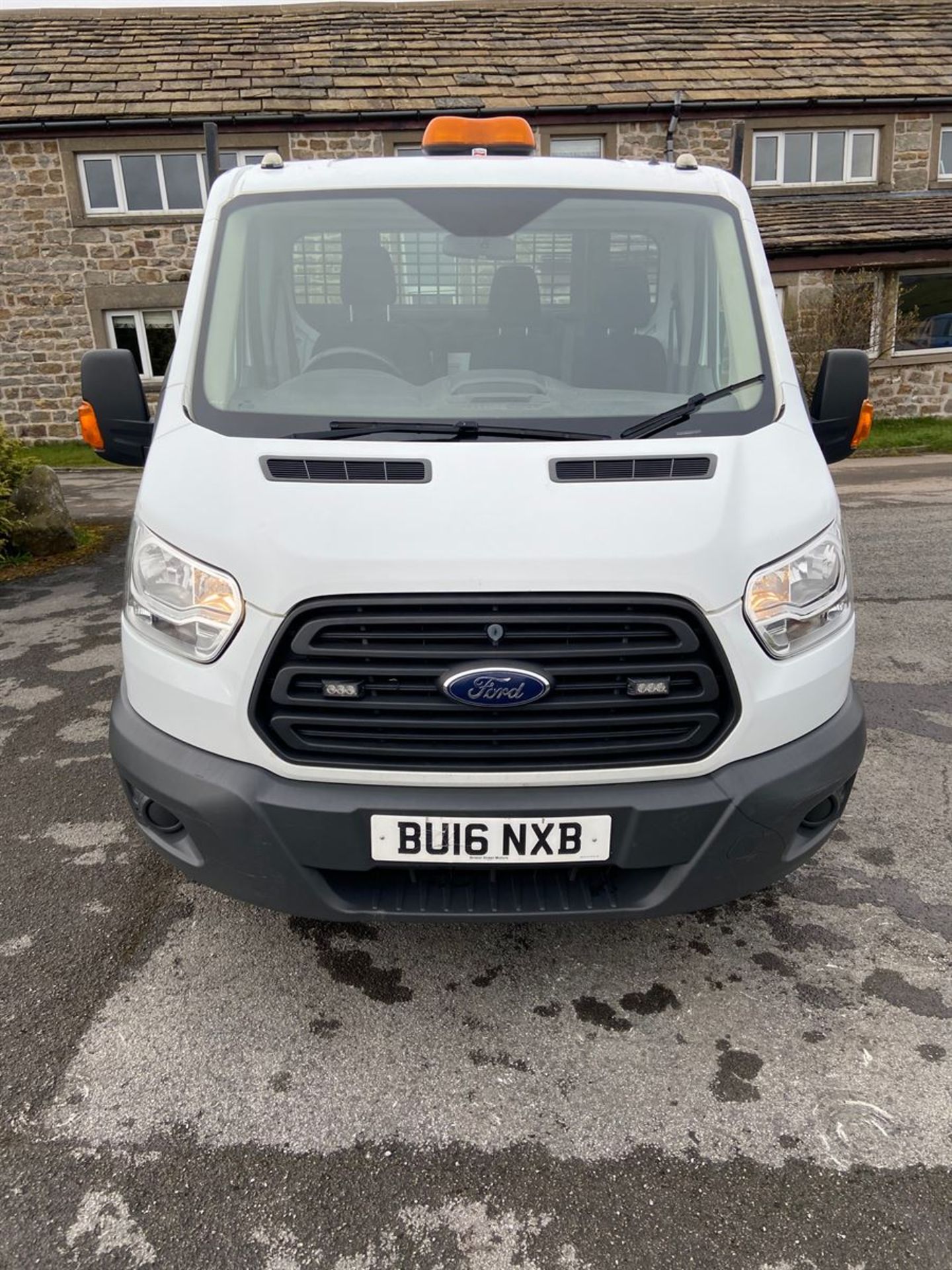 2016/16 FORD TRANSIT 350 PICK-UP L3 DIESEL RWD 2.2 TDCI 125PS CHASSIS CAB (2198 cc) - Image 8 of 11