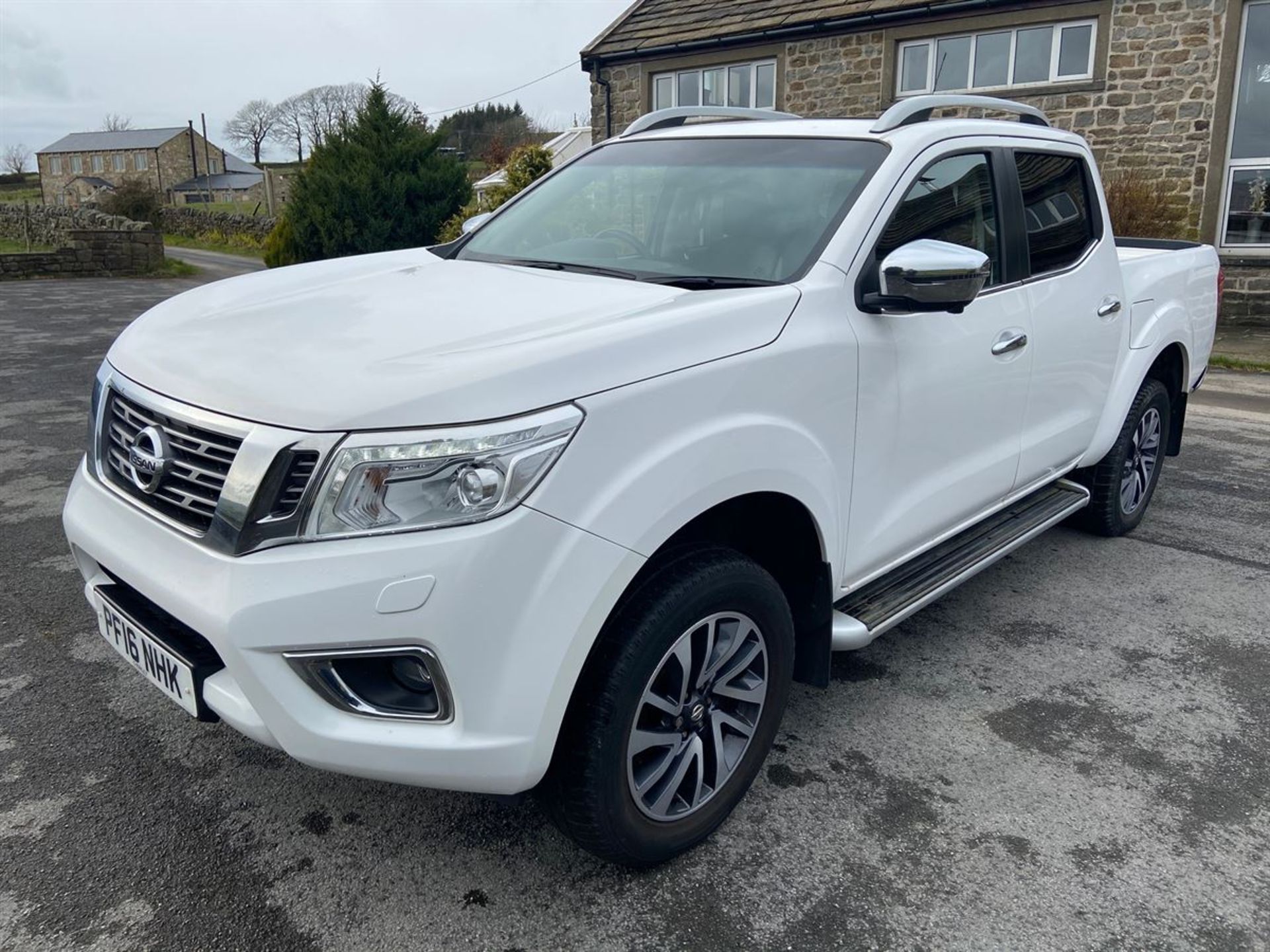 2016/16 NISSAN NP300 NAVARA DIESEL DOUBLE CAB PICK UP TEKNA 2.3DCI 1 (2298 cc) - Image 7 of 13