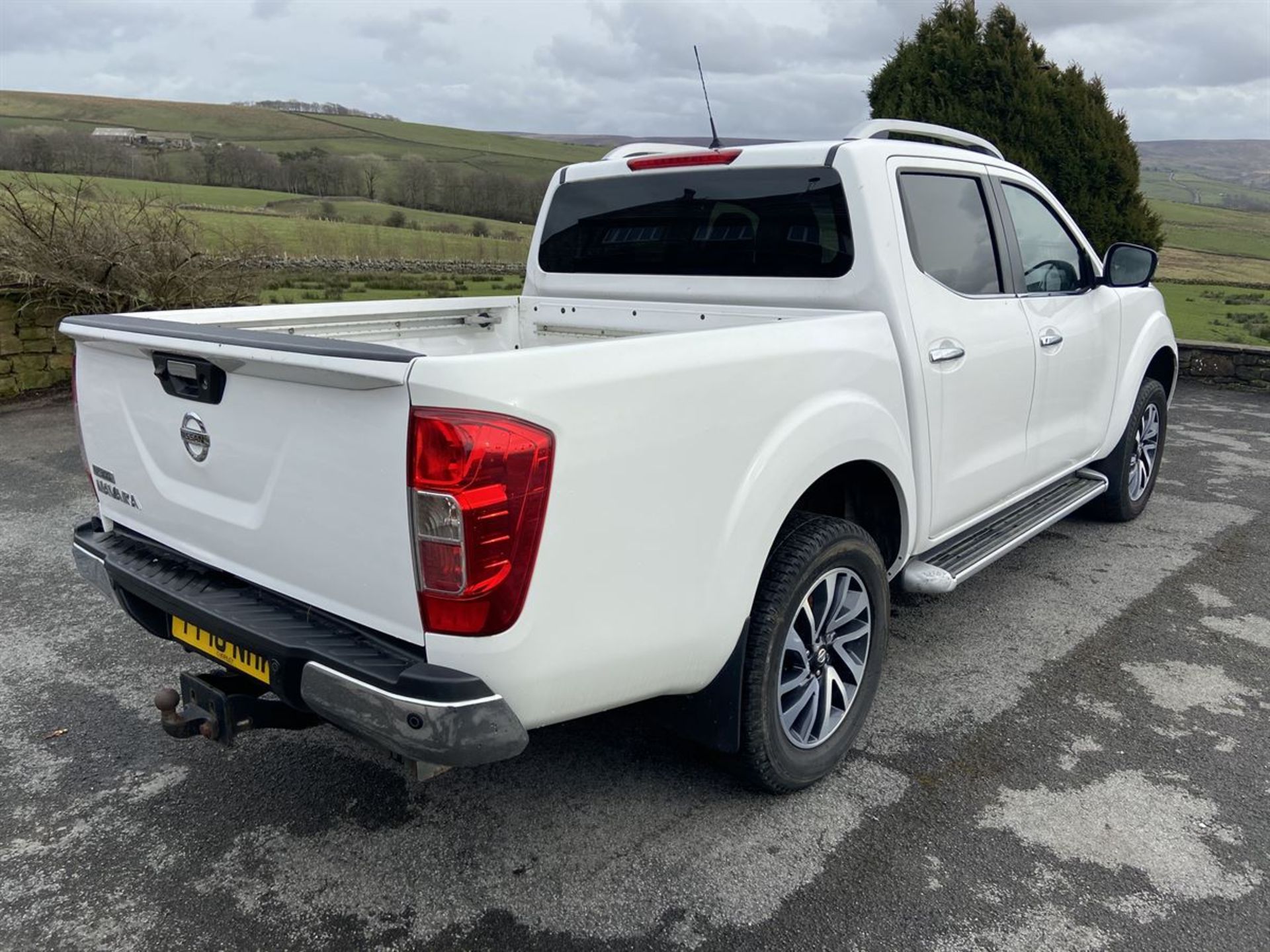 2016/16 NISSAN NP300 NAVARA DIESEL DOUBLE CAB PICK UP TEKNA 2.3DCI 1 (2298 cc) - Image 3 of 13