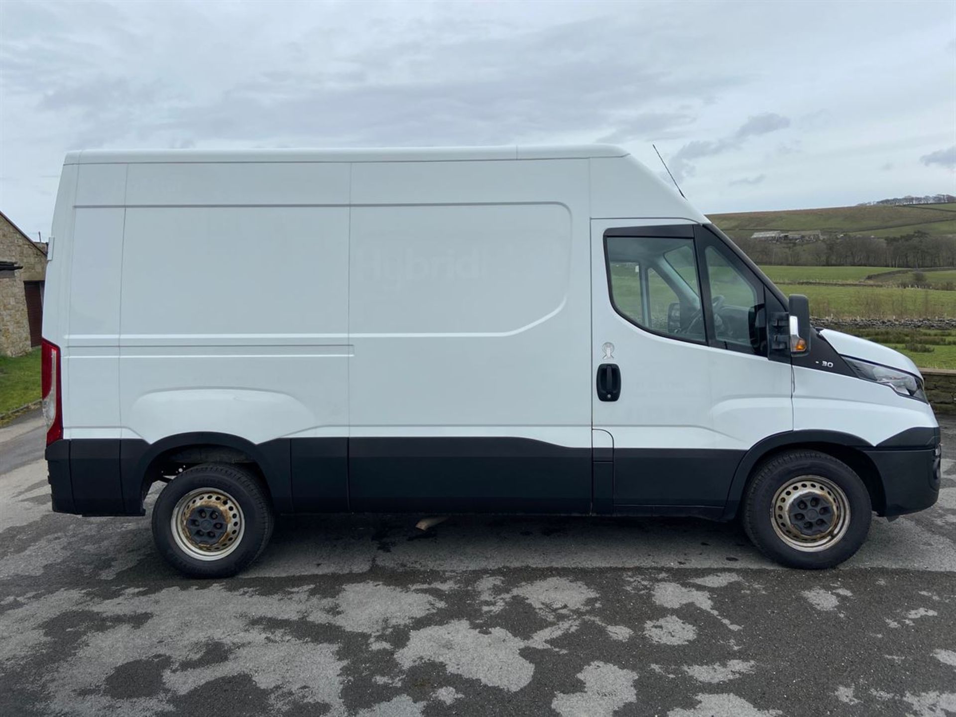 20105/65 IVECO DAILY 35S13 DIESEL 2.3 HIGH ROOF VAN 3520 WB (2287 cc) - Image 2 of 12