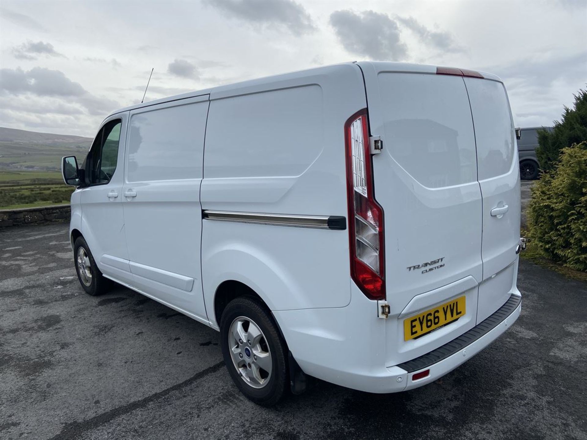 2016/66 FORD TRANSIT CUSTOM 290 L1 DIES 2.0 TDCI 130PS LOW ROOF LIMITED V (1996 cc) - Image 5 of 13