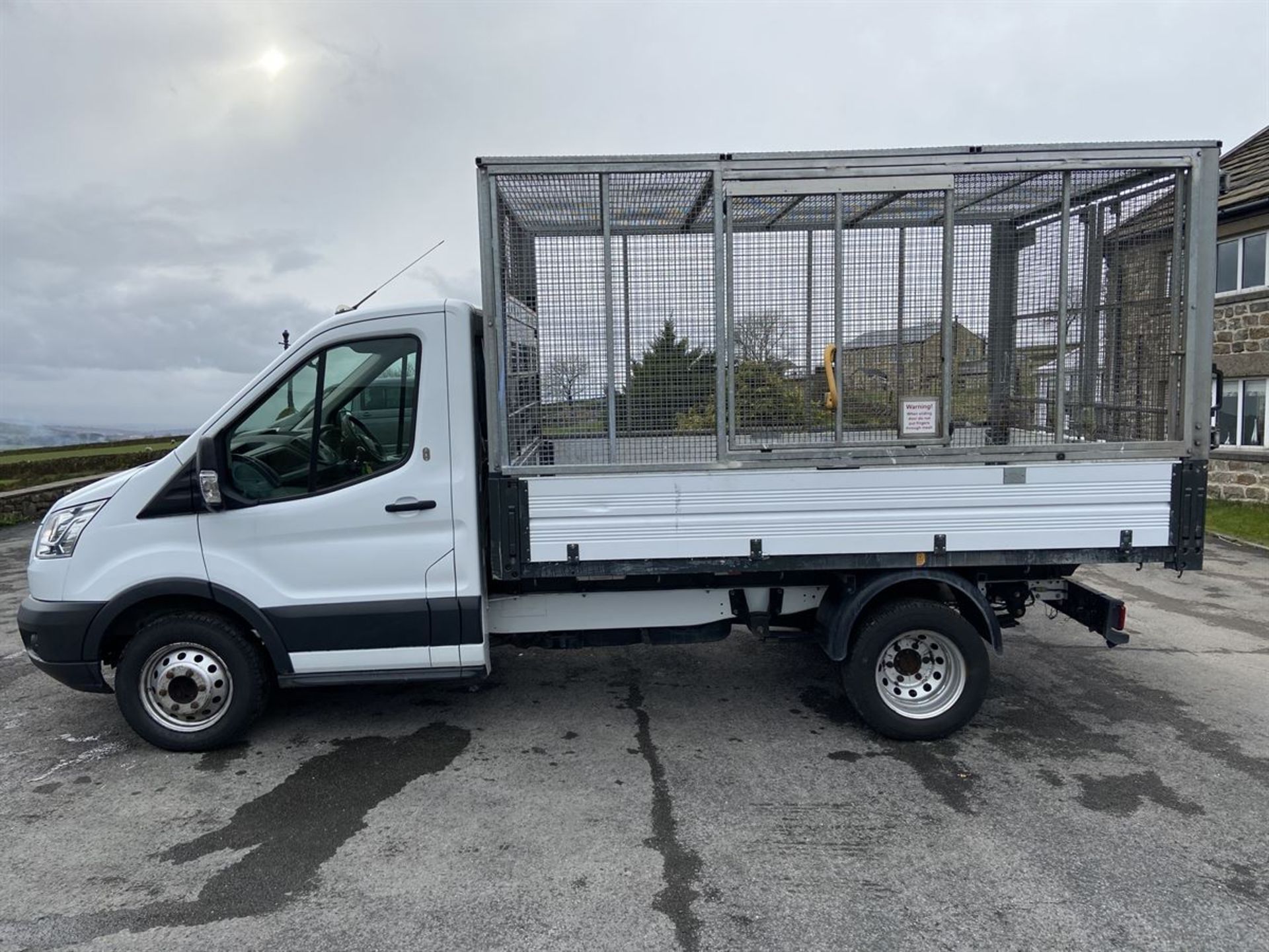 2015/65 FORD TRANSIT 350 TIPPER L2 DIESEL RWD 2.2 TDCI 125PS CHASSIS CAB (2198 cc) - Image 6 of 11