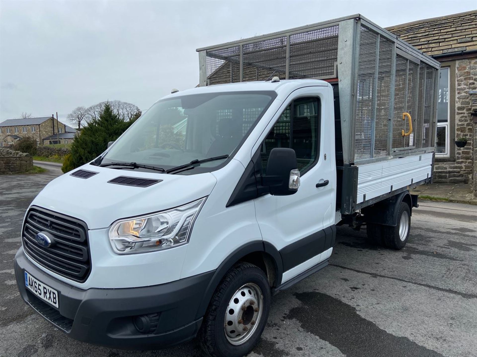 2015/65 FORD TRANSIT 350 TIPPER L2 DIESEL RWD 2.2 TDCI 125PS CHASSIS CAB (2198 cc) - Image 7 of 11