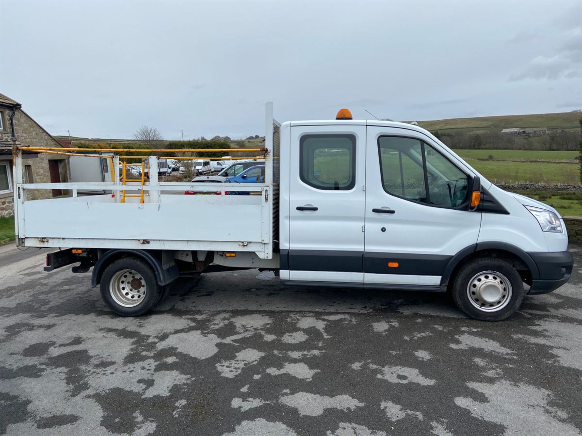 2015/65 FORD TRANSIT 350 L3 DIESEL RWD 2.2 TDCI 125PS DOUBLE CAB PICK-UP CHASSIS (2198 cc) - Image 2 of 12