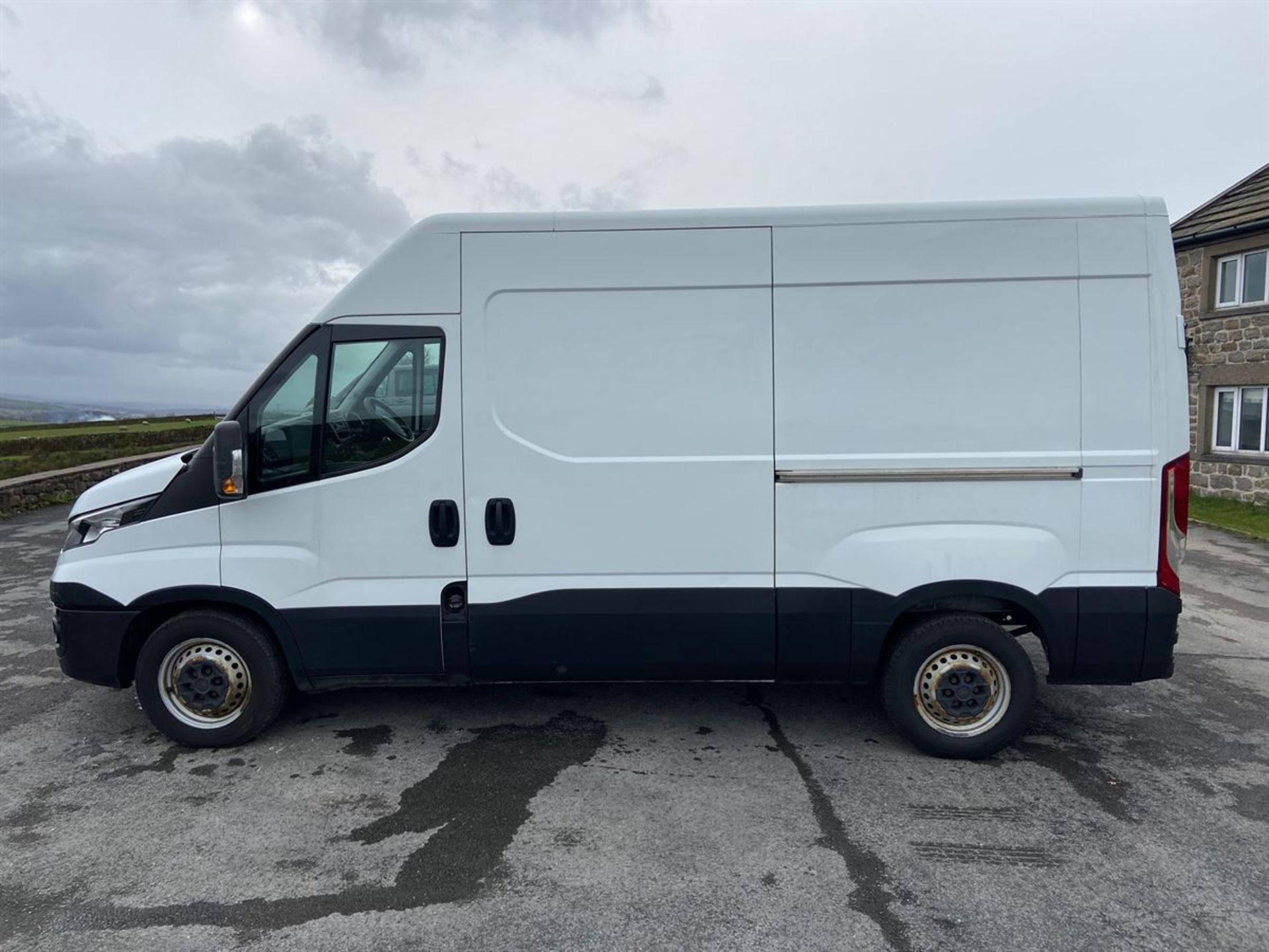20105/65 IVECO DAILY 35S13 DIESEL 2.3 HIGH ROOF VAN 3520 WB (2287 cc) - Image 6 of 12