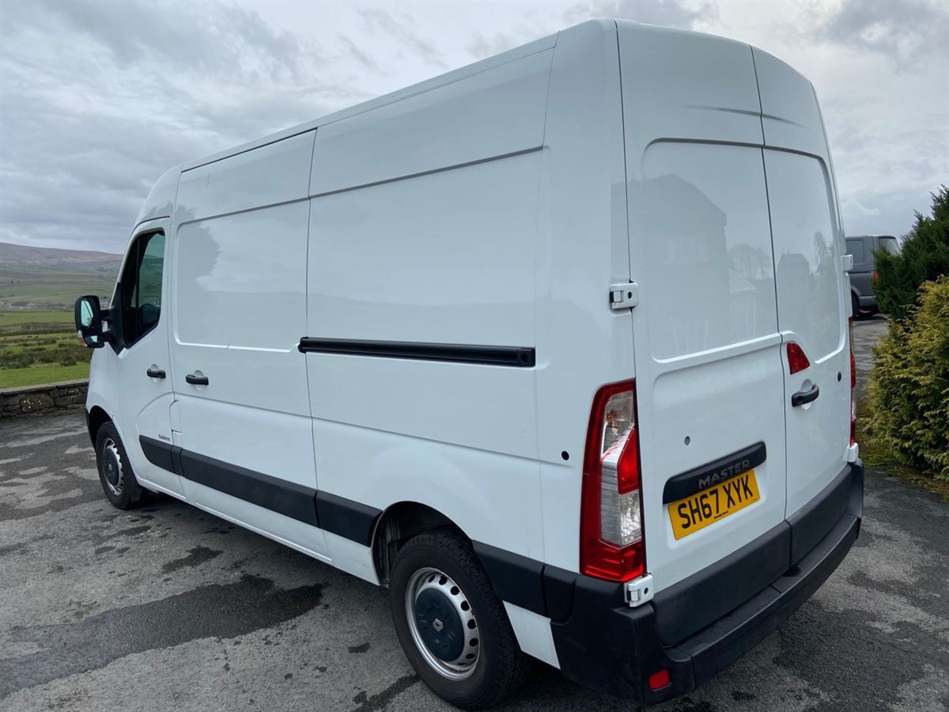 2017/67 RENAULT MASTER MWB DIESEL FWD MM35DCI 130 BUSINESS MEDIUM ROOF (2298 cc) - Image 5 of 13