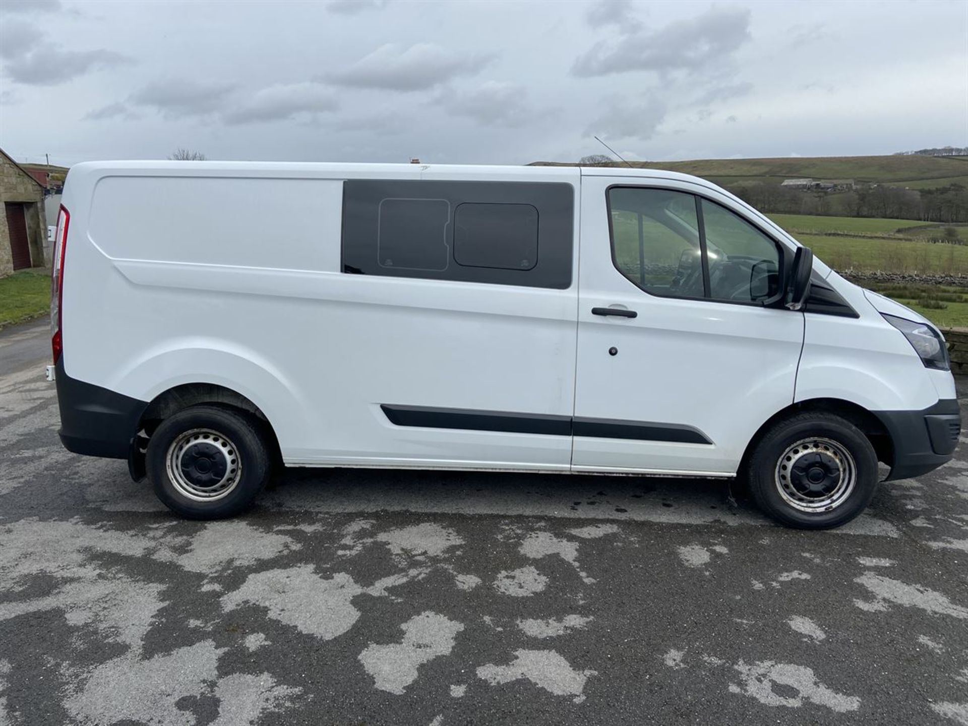 2016/66 FORD TRANSIT CUSTOM 310 L2 DIES 2.0 TDCI 130PS LOW ROOF D/CAB VAN (1996 cc) - Image 2 of 13