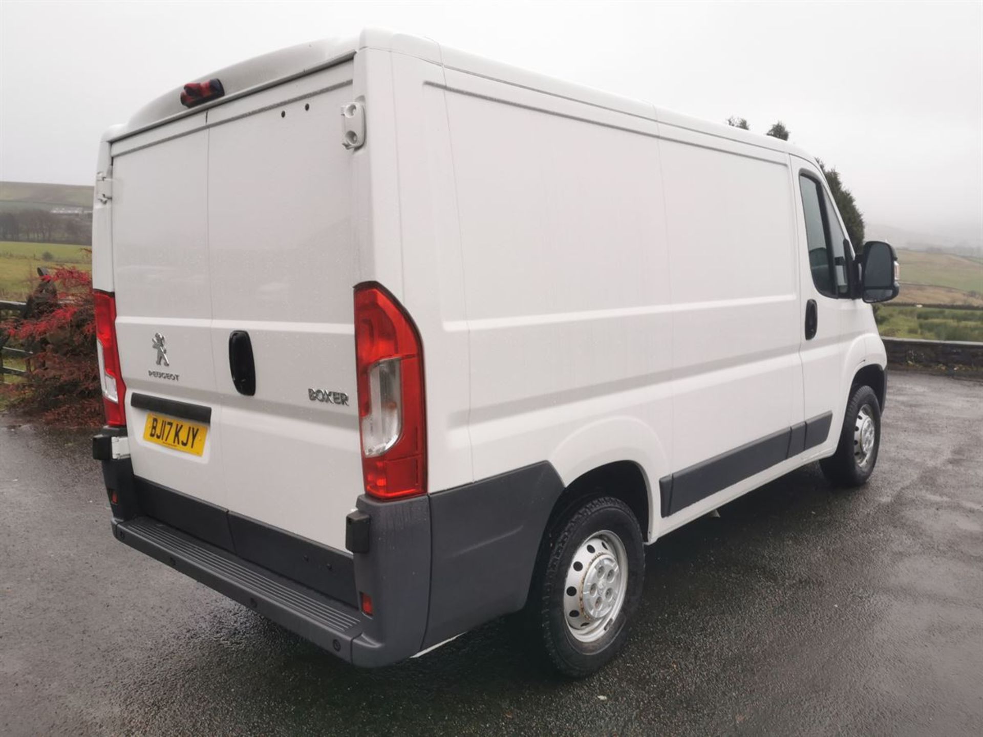 17/17 PEUGEOT BOXER 333 L1 DIESEL 2.0 BLUEHDI H1 PROFESSIONAL VAN 1 (1997 cc) - Image 3 of 14