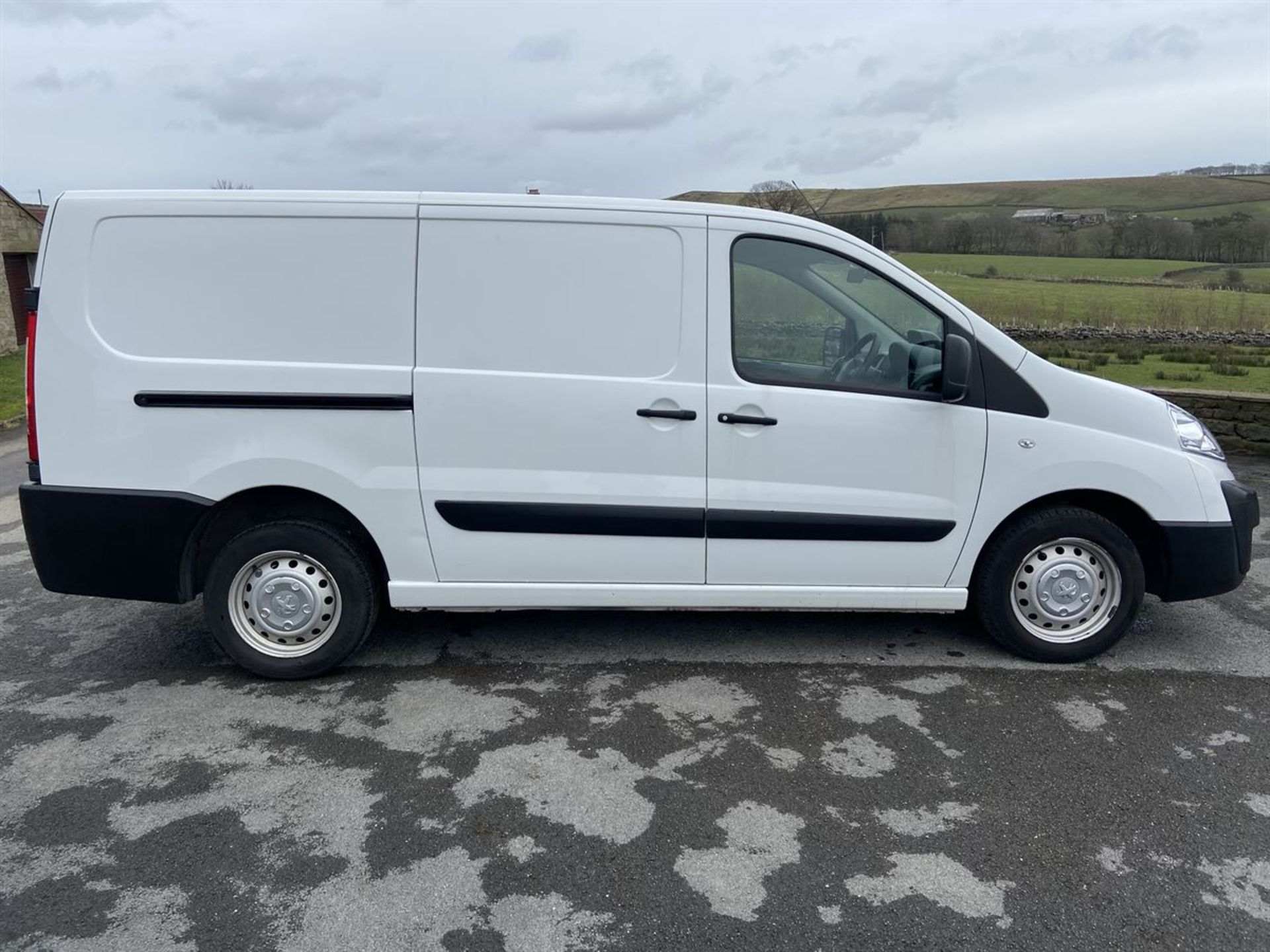 2016/66 PEUGEOT EXPERT L2 DIESEL 1200 1.6 HDI 90 H1 VAN (1560 cc) - Image 2 of 13