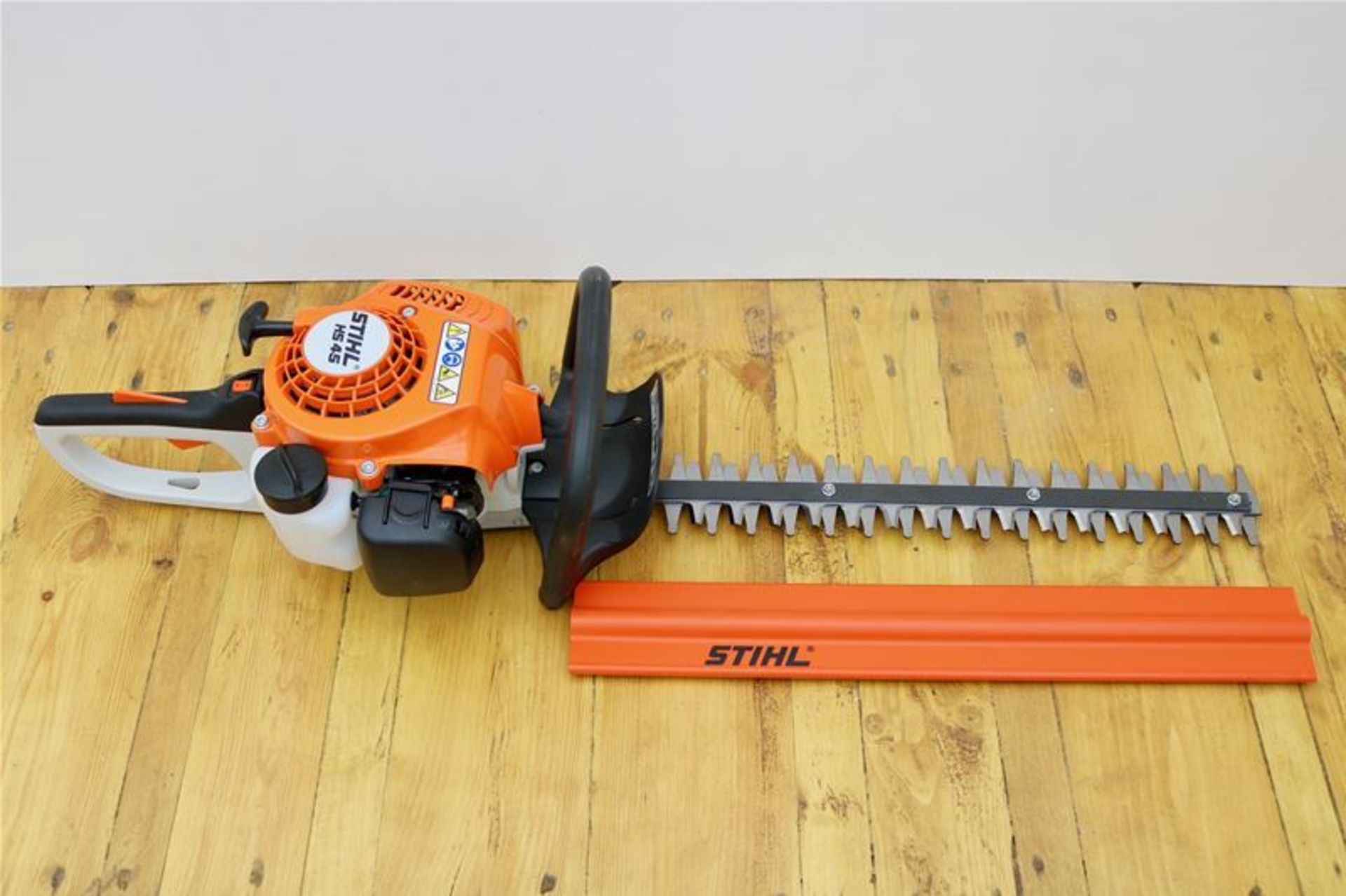 STIHL 27.2cc Petrol Hedge Trimmer - Image 2 of 4