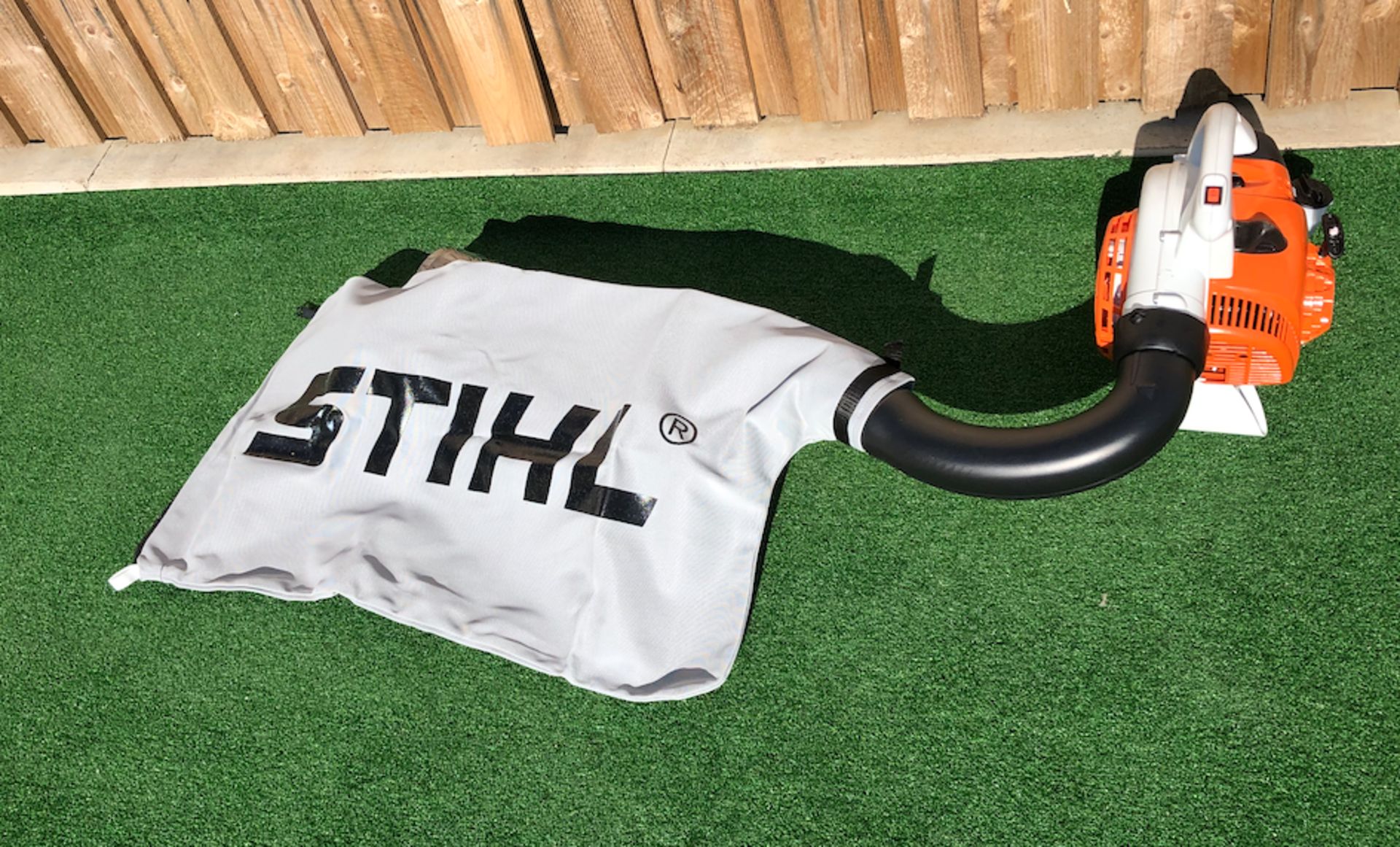 STIHL 27.2cc Vacuum Shredder/Blower