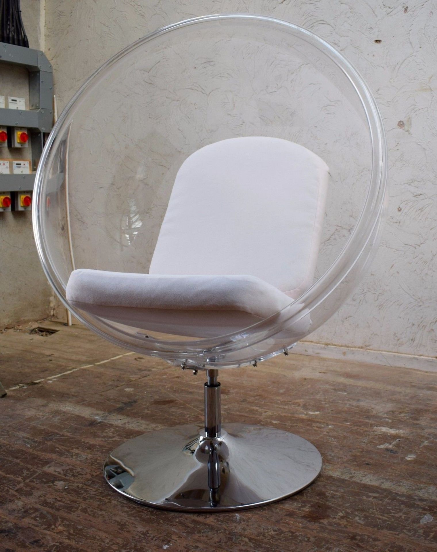 NO VAT /NEW BOXED EERO AARNIO STYLE BUBBLE CHAIR ON BASE