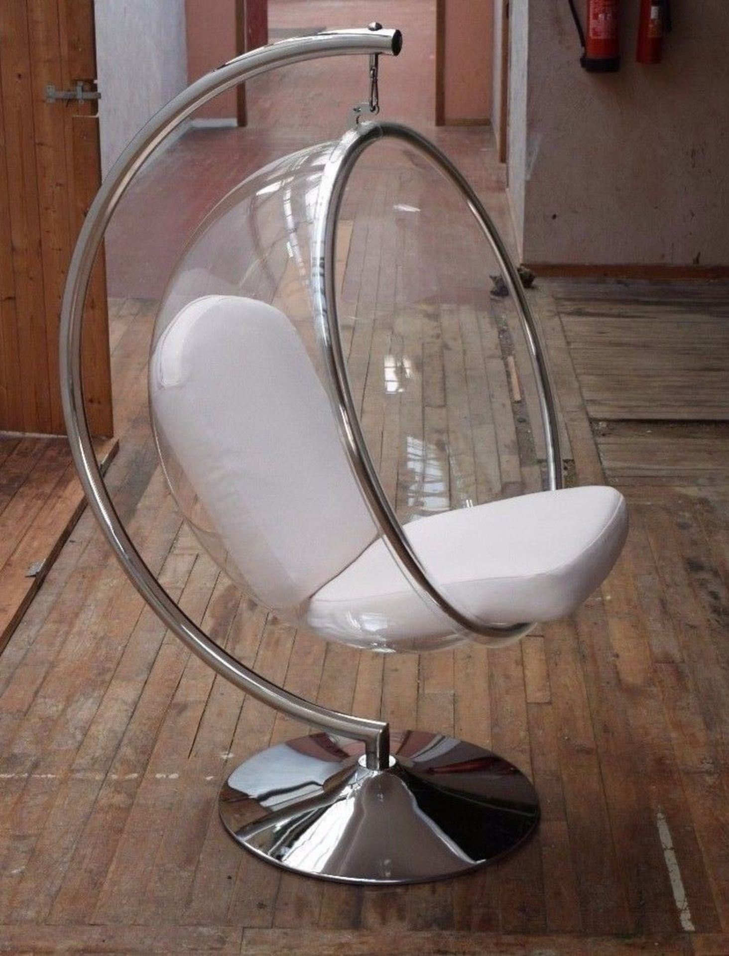 NO VAT / NEW BOXED EERO AARNIO STYLE BUBBLE CHAIR ON STAND