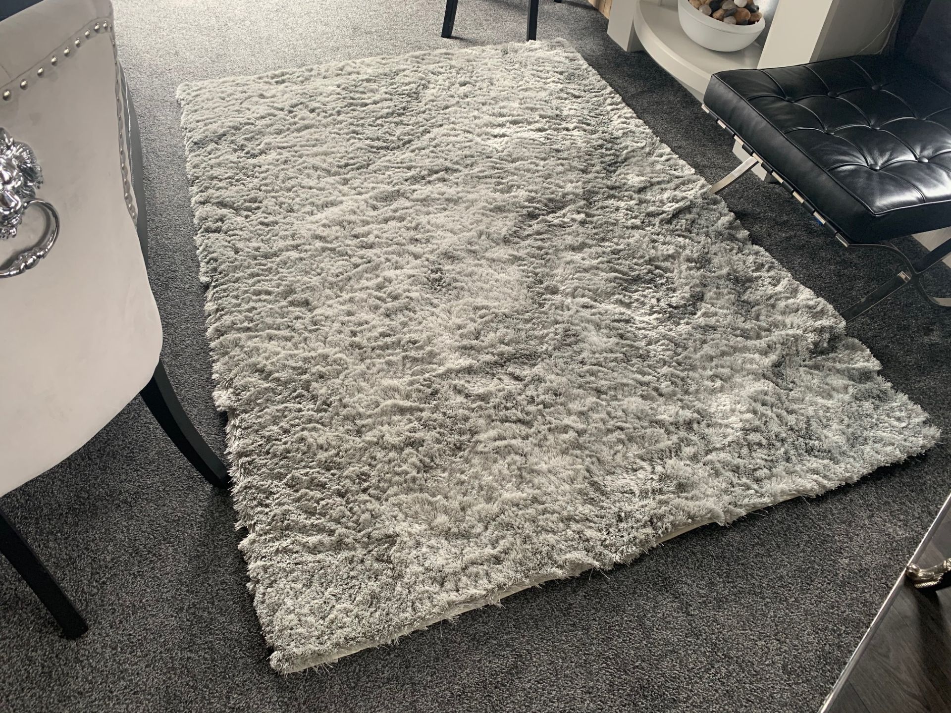 PACKAGED NEW LARGE SILVER CRUSH PILE RUG