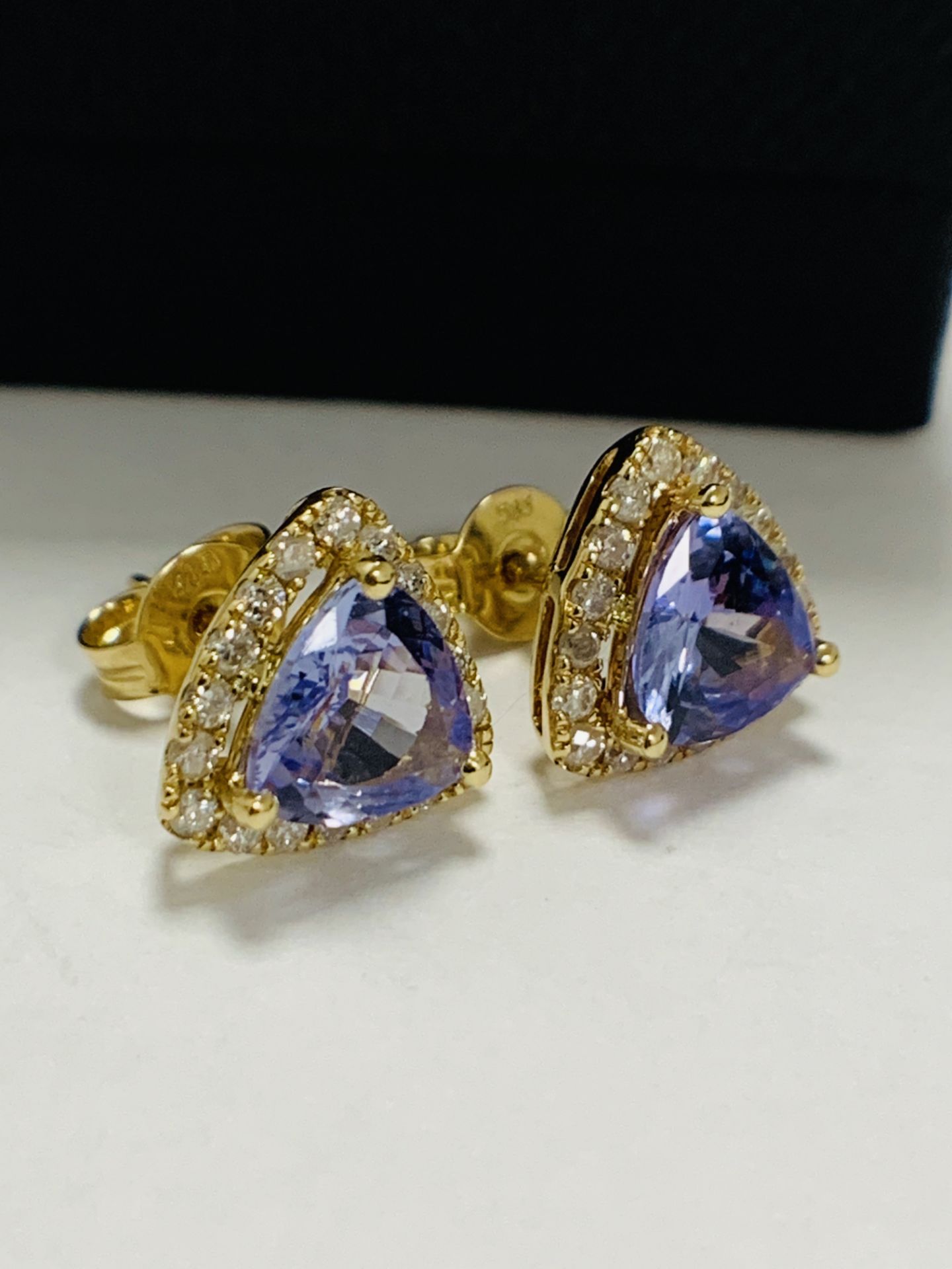 14ct Yellow Gold Tanzanite and Diamond stud Earrings - Image 10 of 11