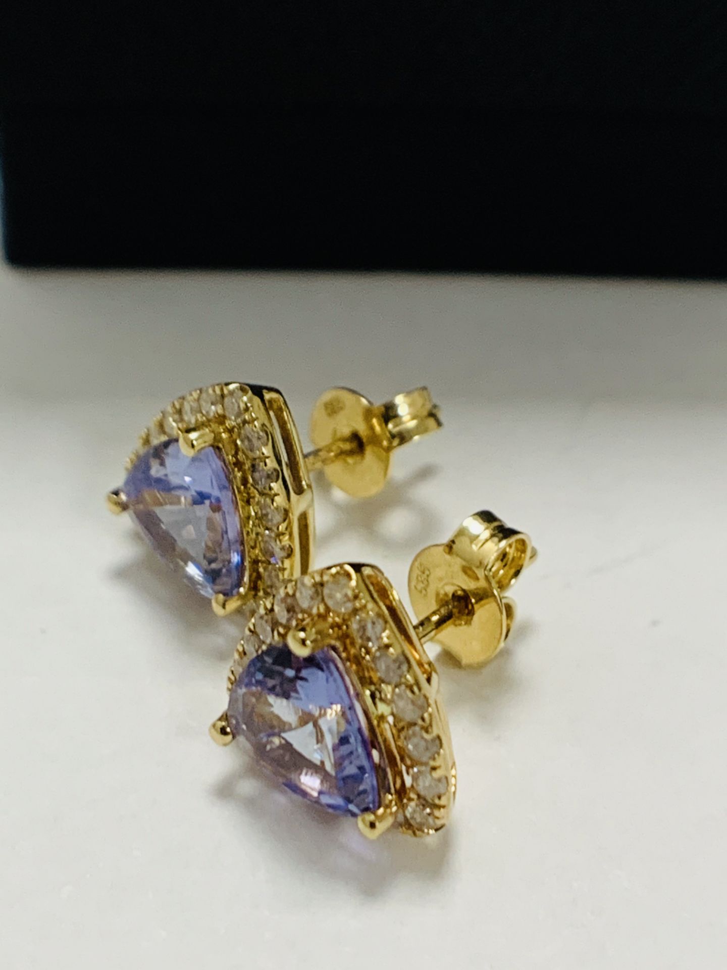 14ct Yellow Gold Tanzanite and Diamond stud Earrings - Image 7 of 11