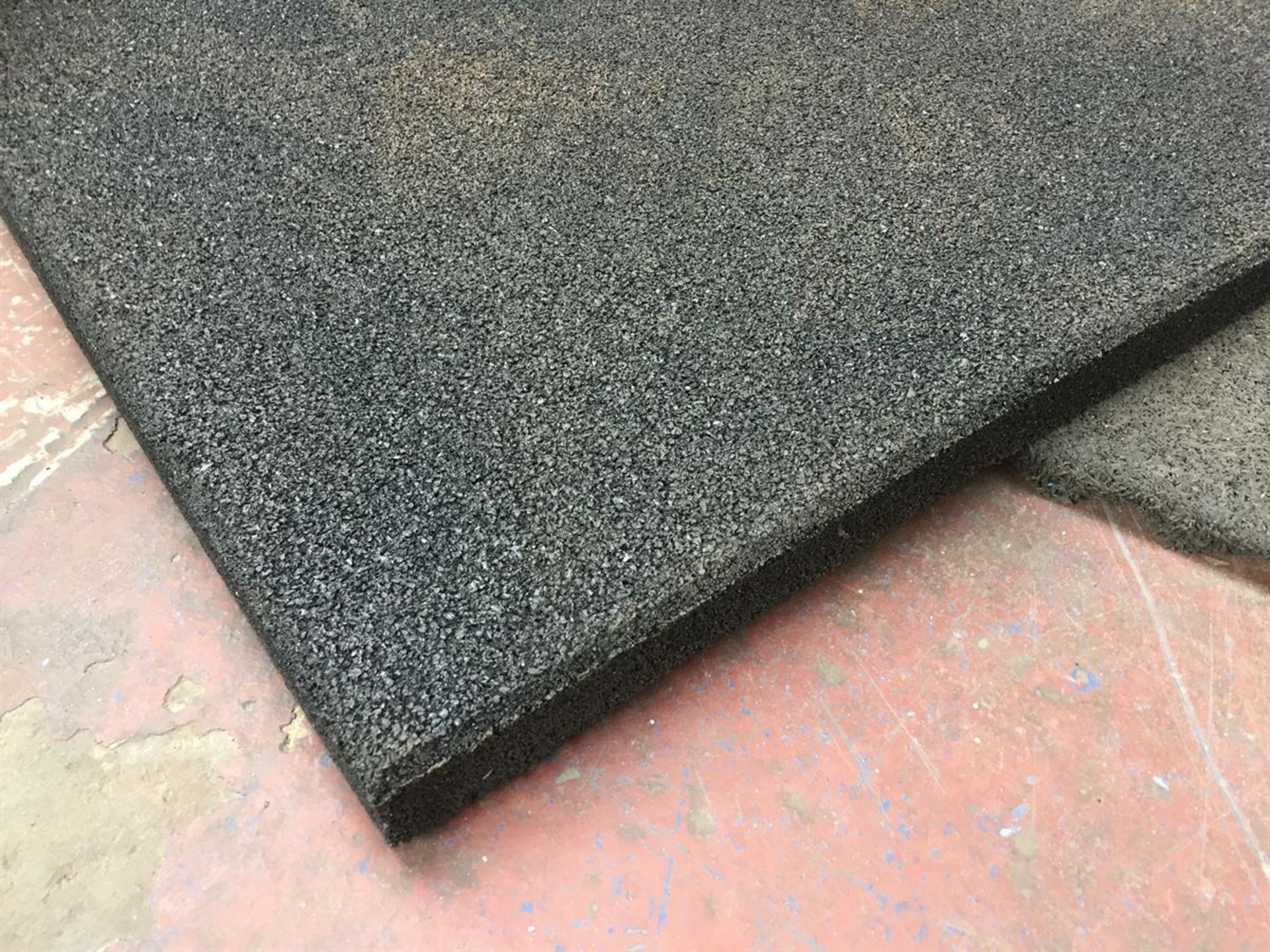 2x 1m x 1m 40mm Thick Rubber Playground Tile - Image 2 of 2