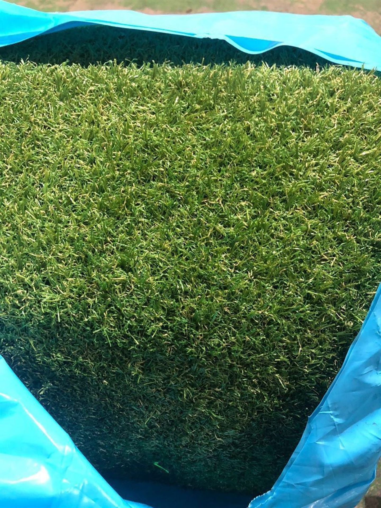 25m x 2m total 50m2 Heavy Duty G5 35mm on a 2mm Width Artificial Grass - Image 2 of 3