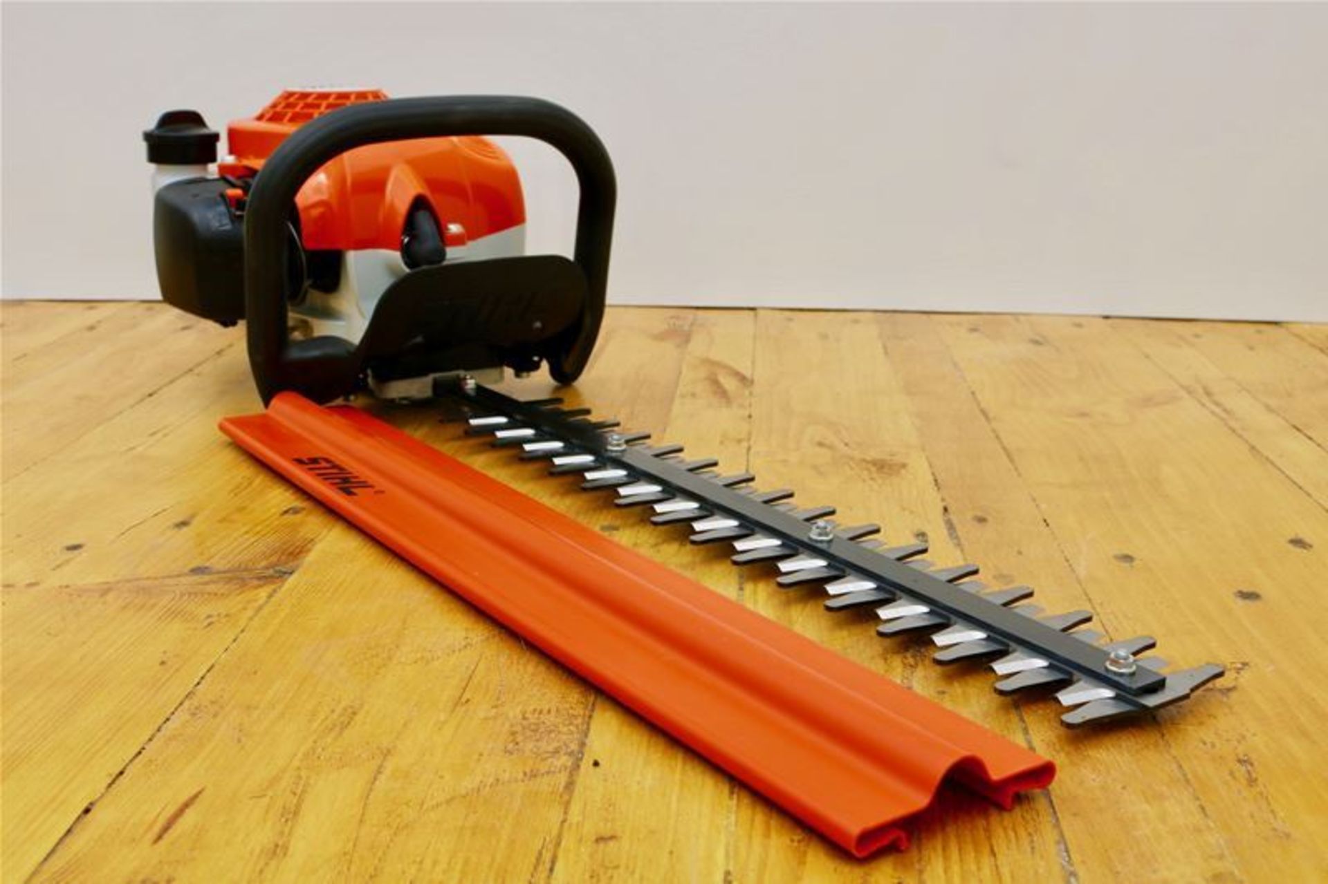 STIHL 27.2cc Petrol Hedge Trimmer