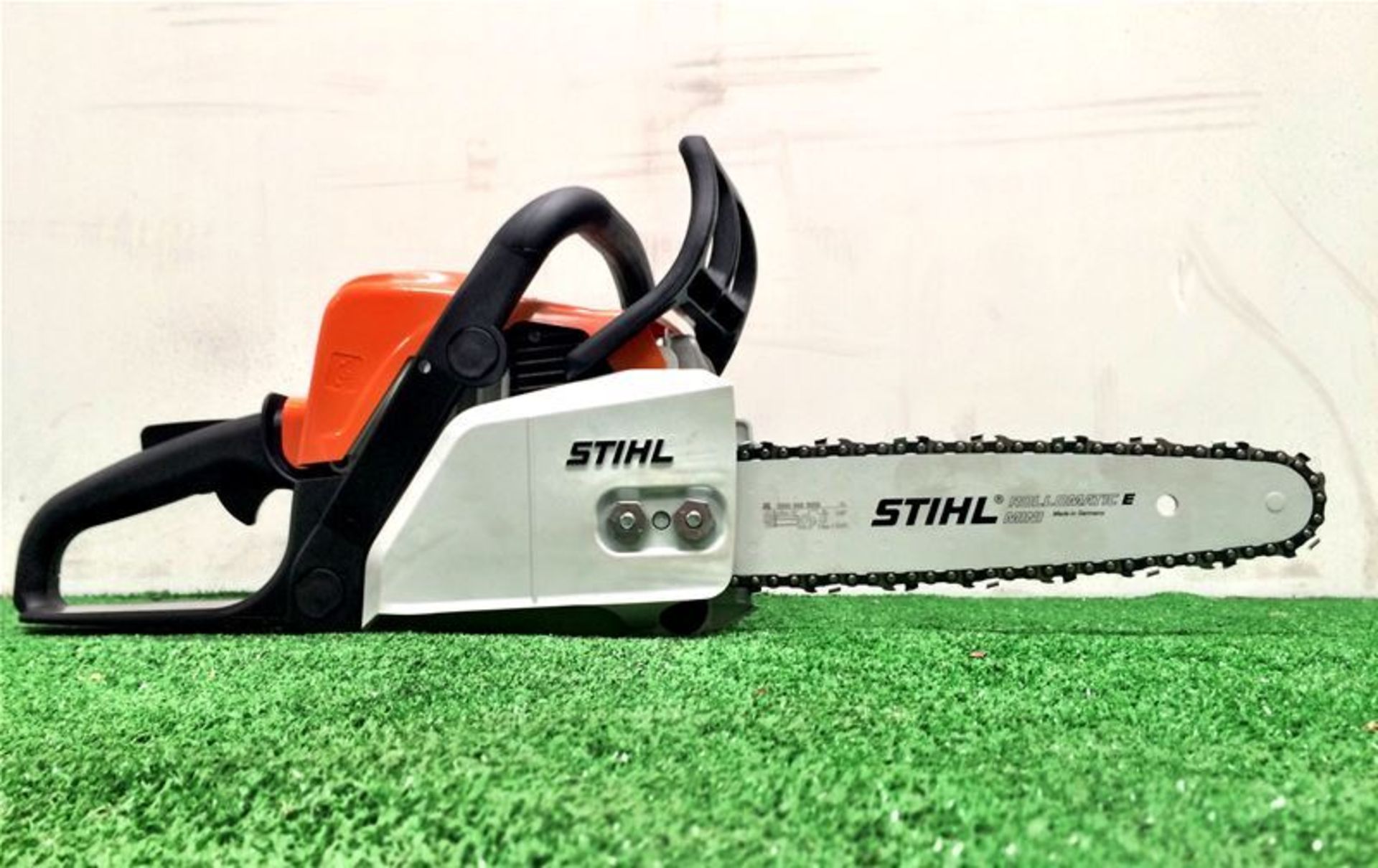 Stihl 30.1cc 12inch Petrol Chain Saw - Image 4 of 4