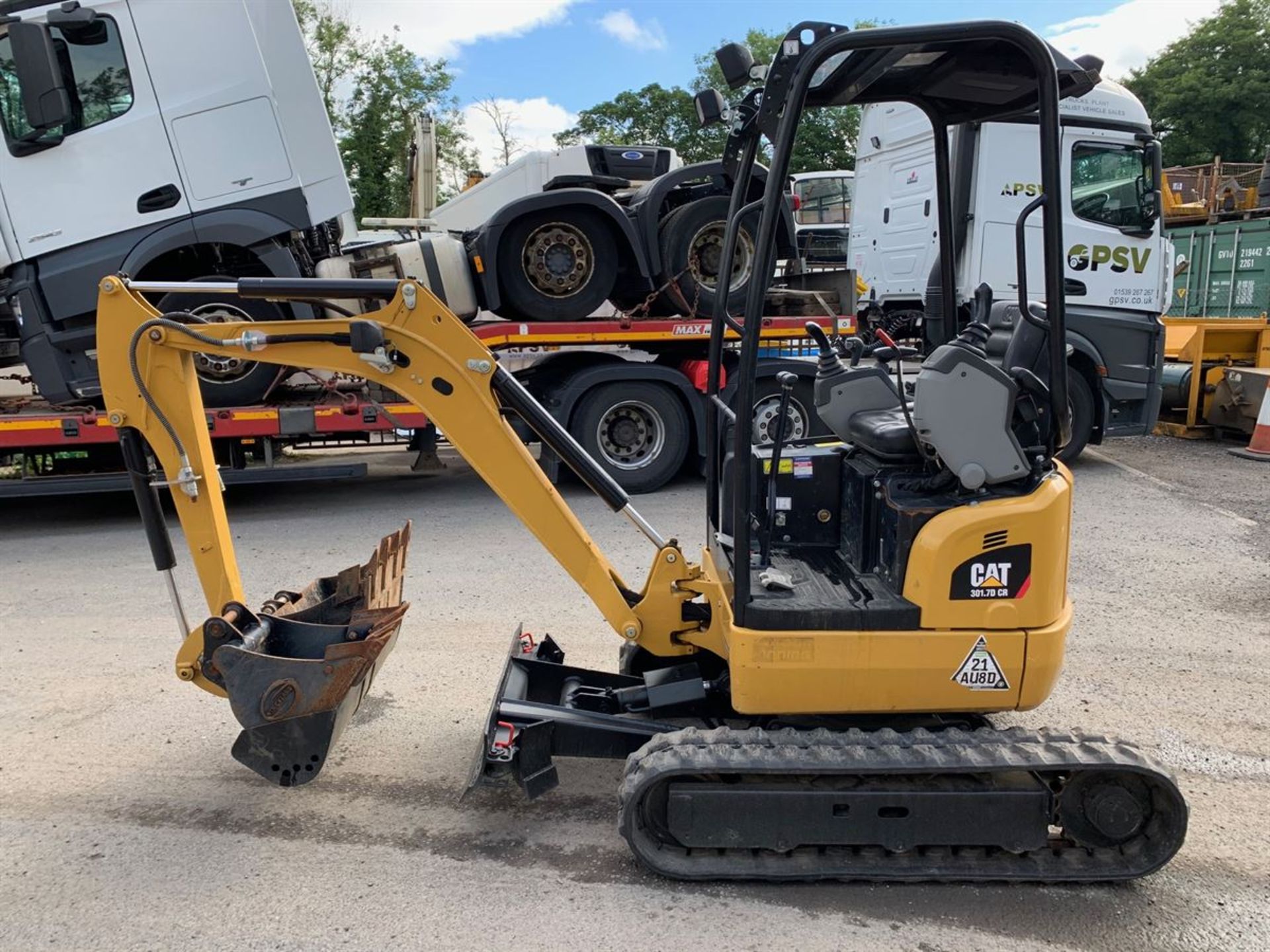 2018 CAT 301.7 Mini Digger ONLY 450hrs - Expanding Tracks, Quick Hitch, 3 Buckets - Image 2 of 14