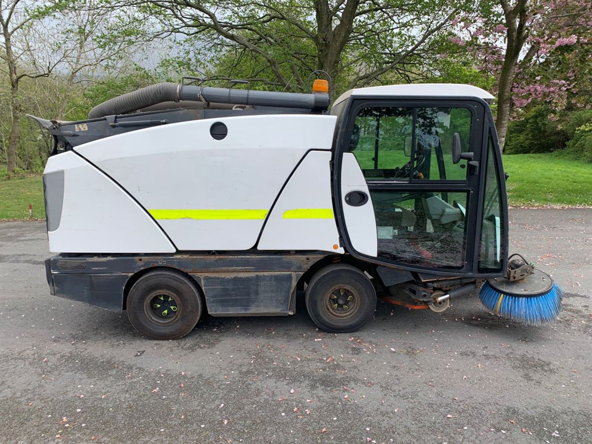 2014 Johnston SA92 Road Sweeper - Image 3 of 16