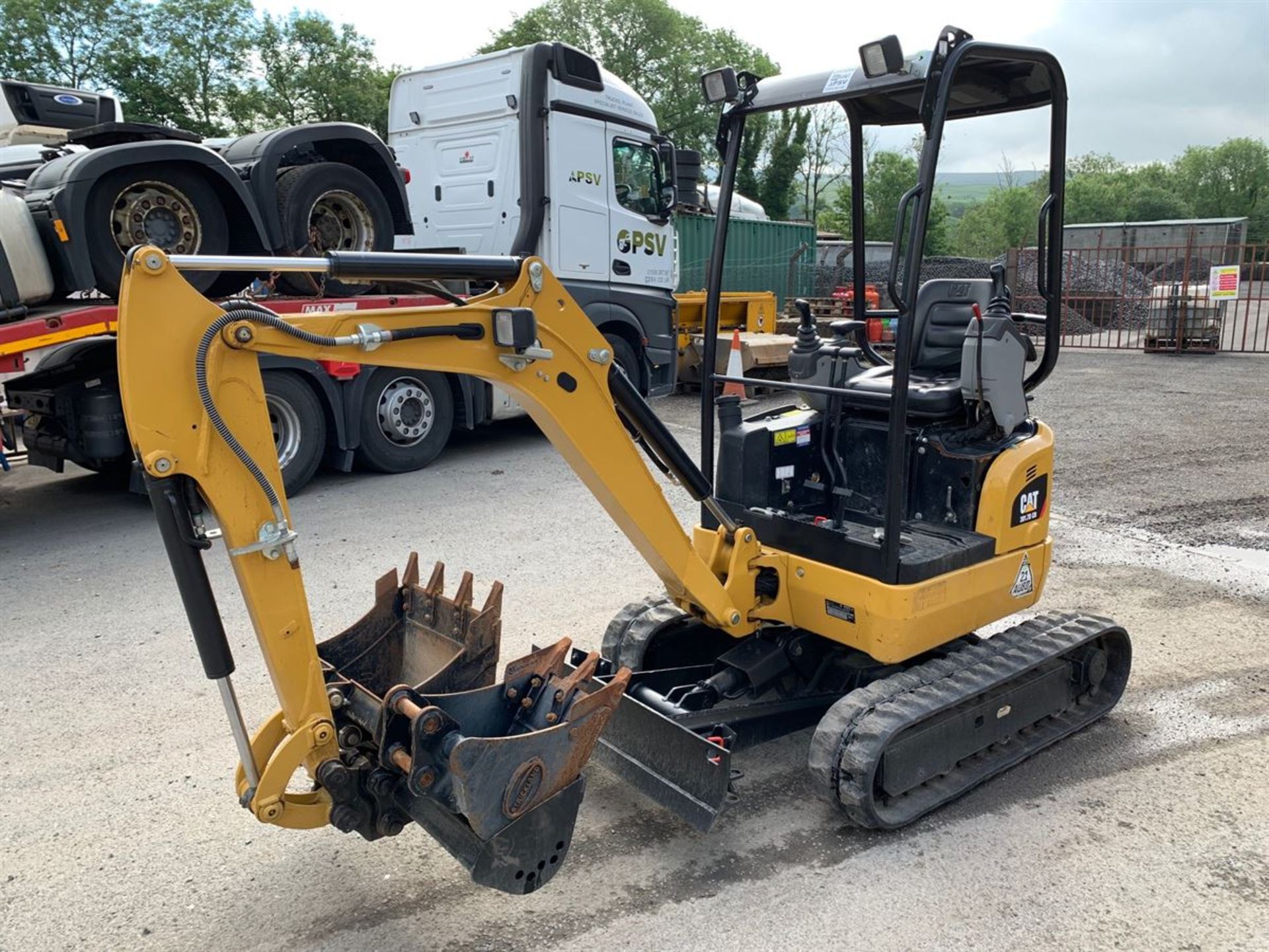 2018 CAT 301.7 Mini Digger ONLY 450hrs - Expanding Tracks, Quick Hitch, 3 Buckets