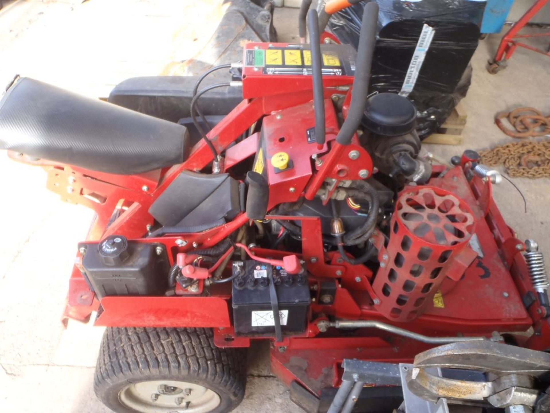 Ferris Evolution Ride on Petrol Zero Turn Mower - Ex Council - Image 5 of 7