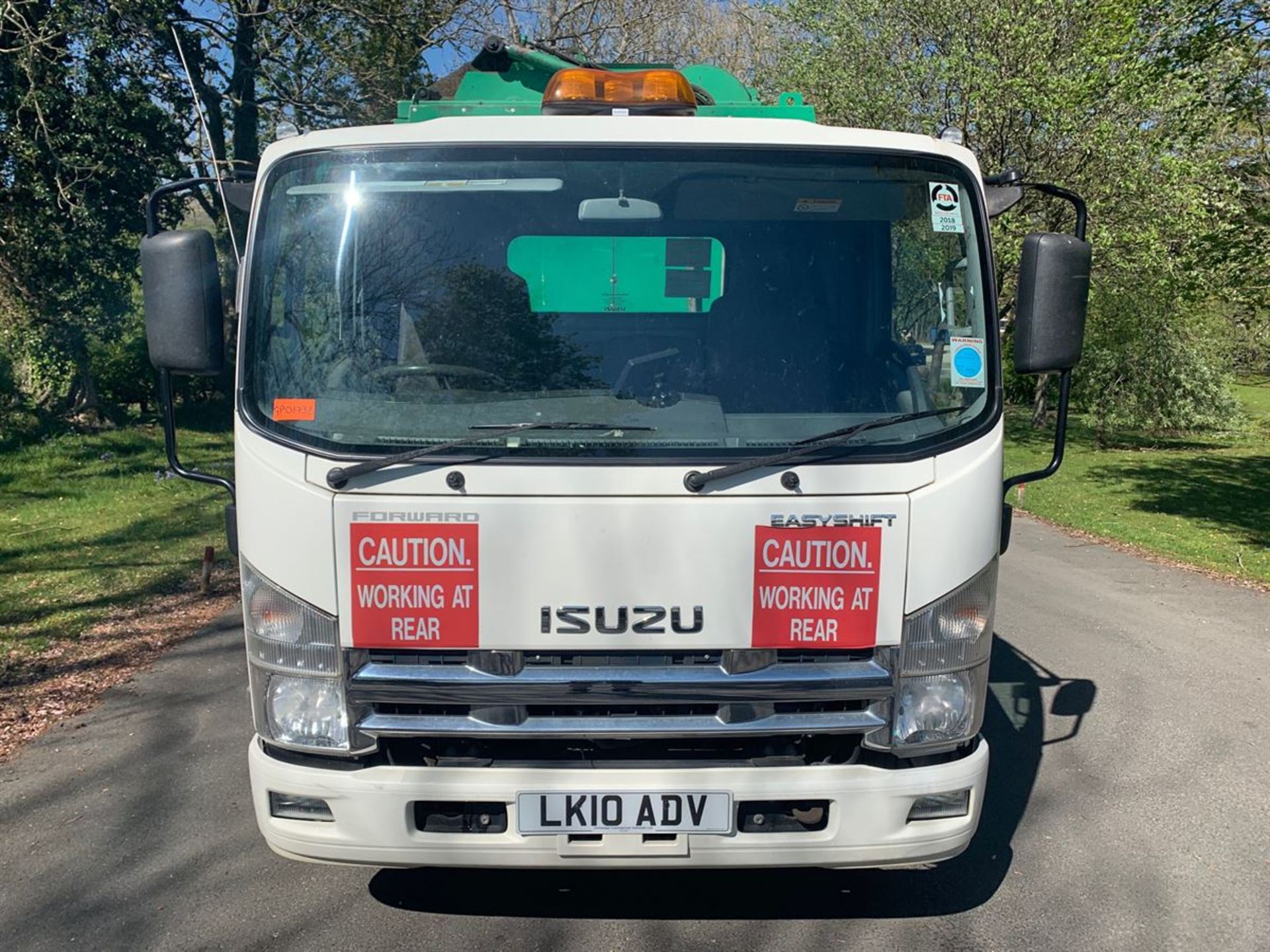 2010 Isuzu NPR 7 7.5t Refuse Collection Vehicle - 79000miles - Image 4 of 17