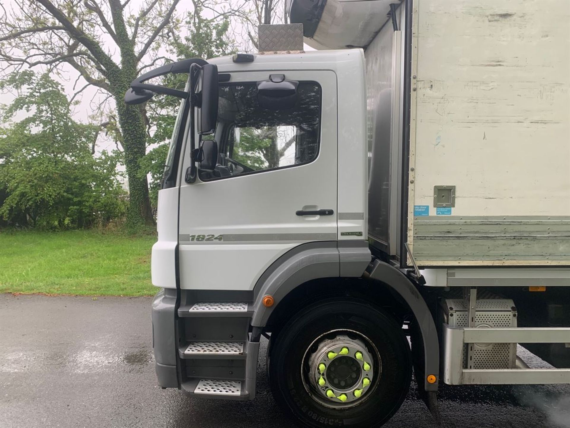 2013 Mercedes Axor 18-24 Fridge Truck 18T Euro 5 - Rear Tail Lift - Image 17 of 20