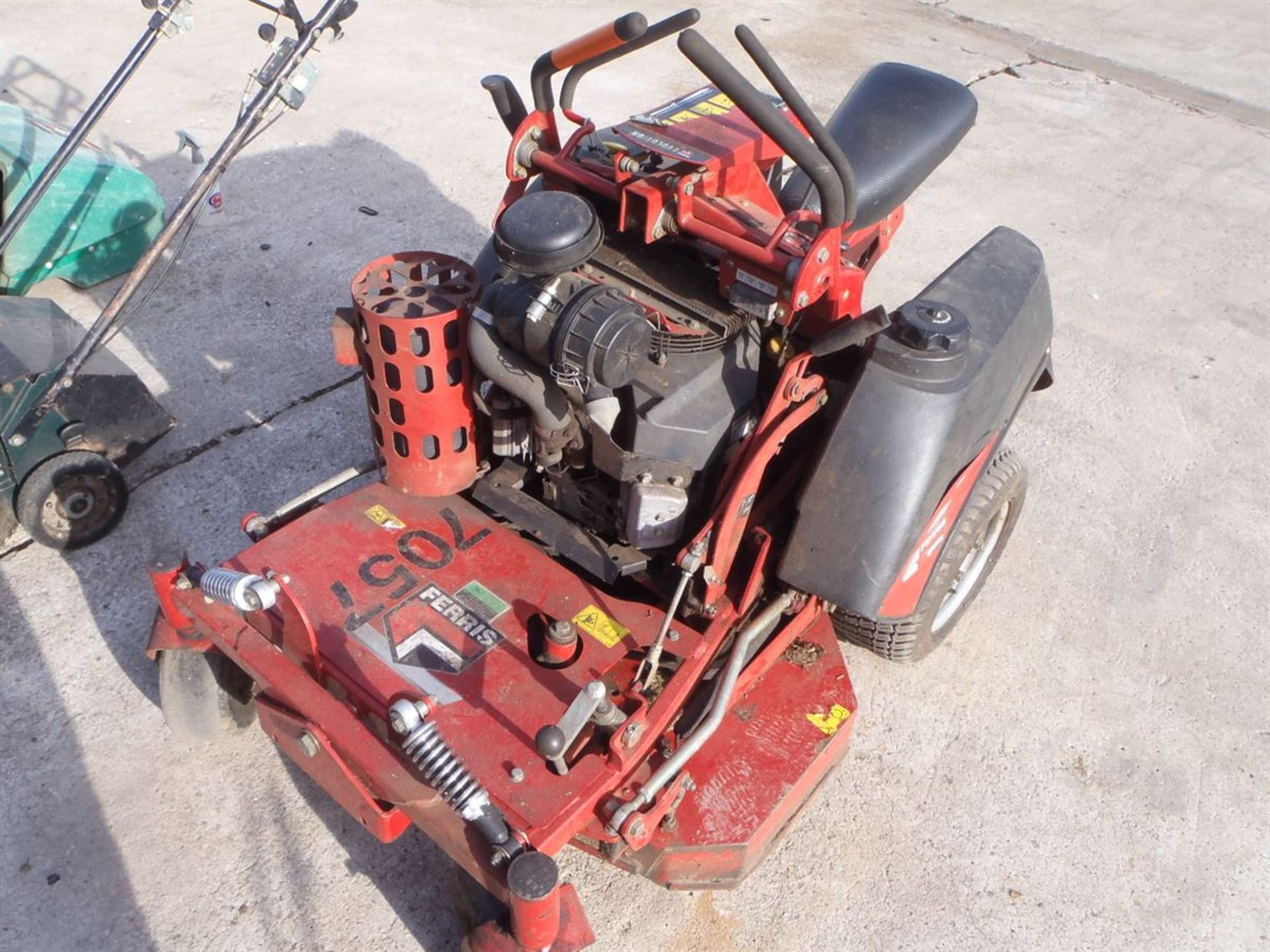 Ferris Evolution Ride on Petrol Zero Turn Mower - Ex Council - Image 3 of 7