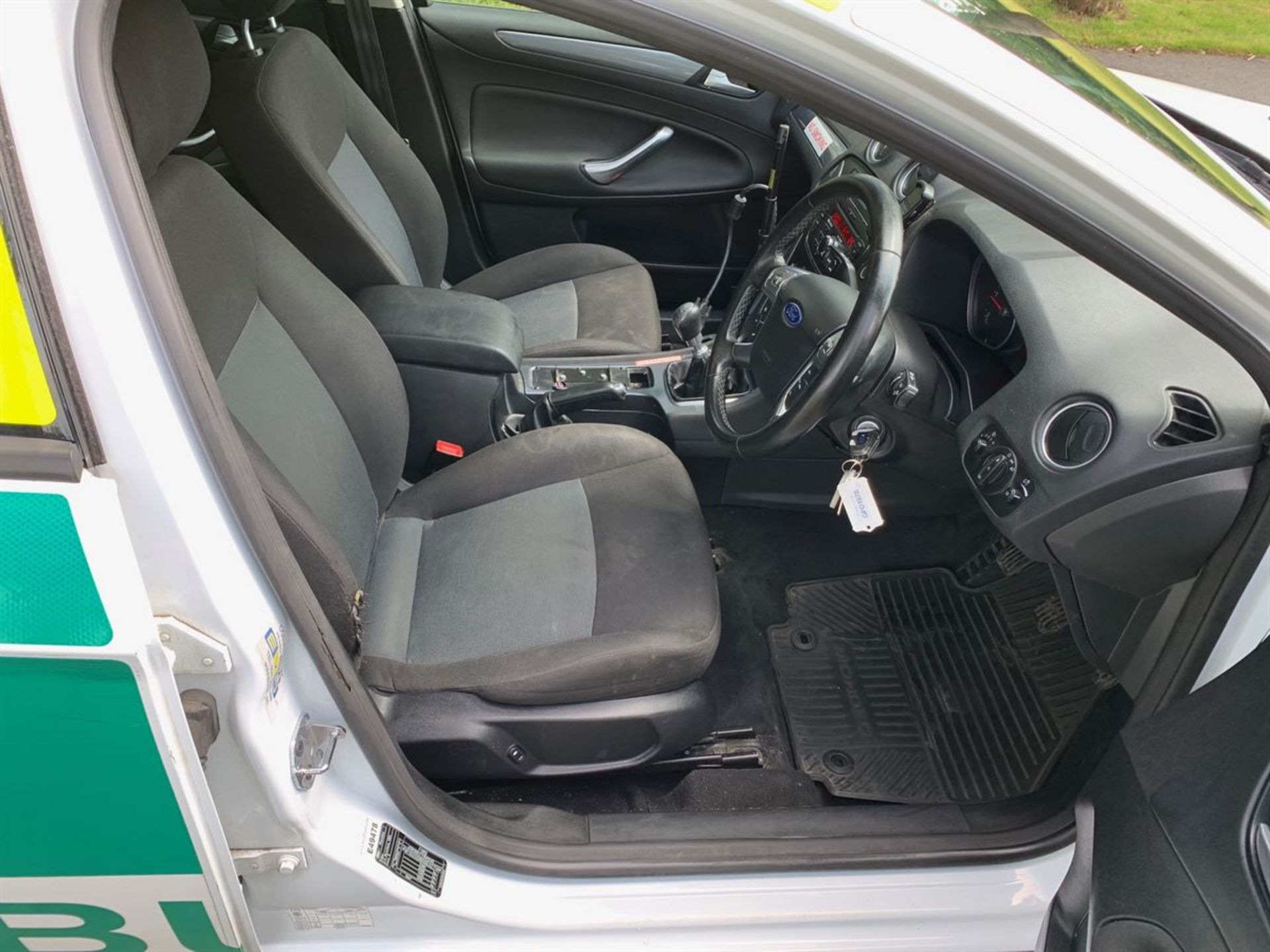 2014 Ford Mondeo Ambulance - Direct From Ambulance Service - Image 10 of 17