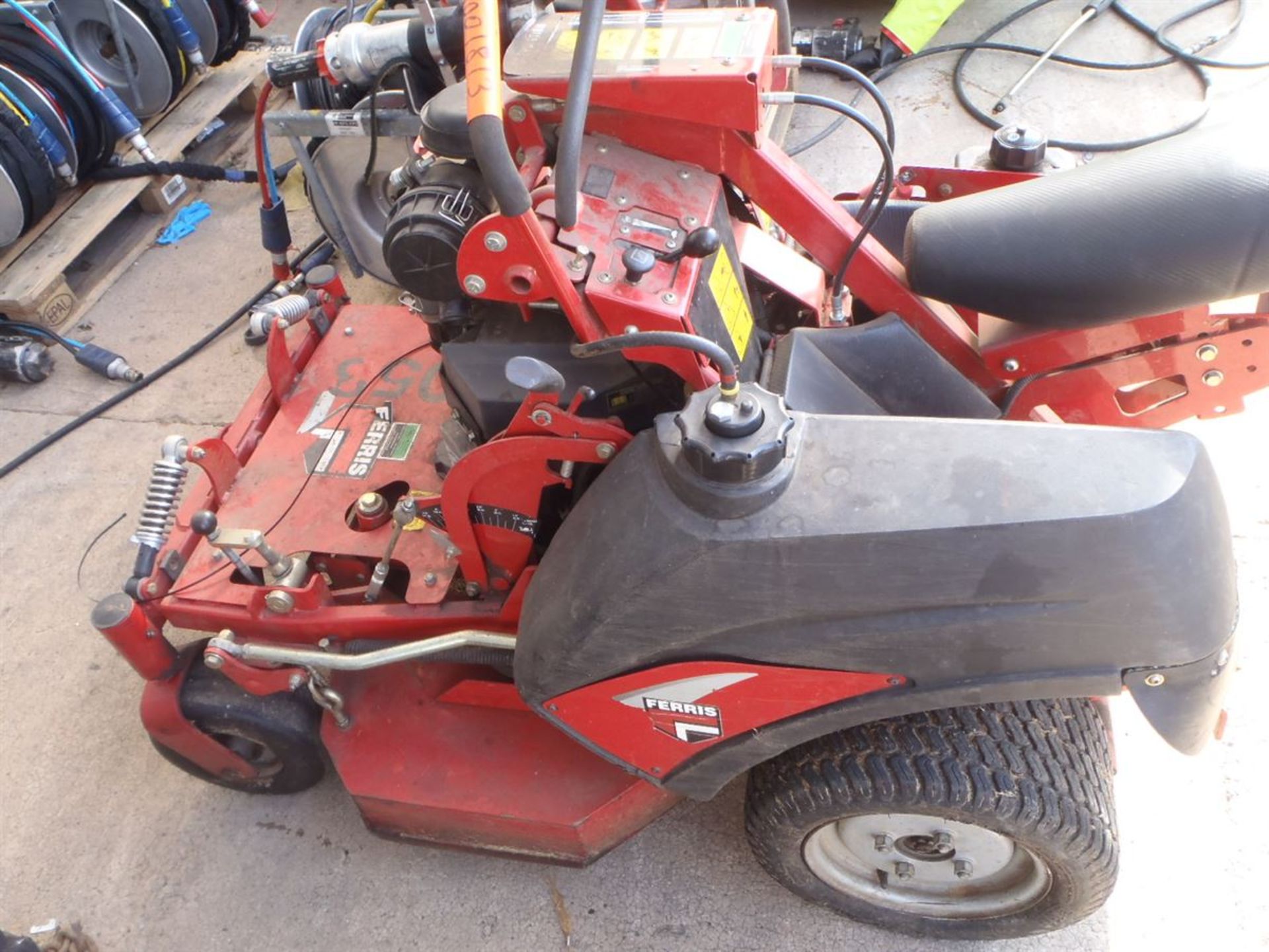 Ferris Evolution Ride on Petrol Zero Turn Mower - Ex Council - Image 4 of 7