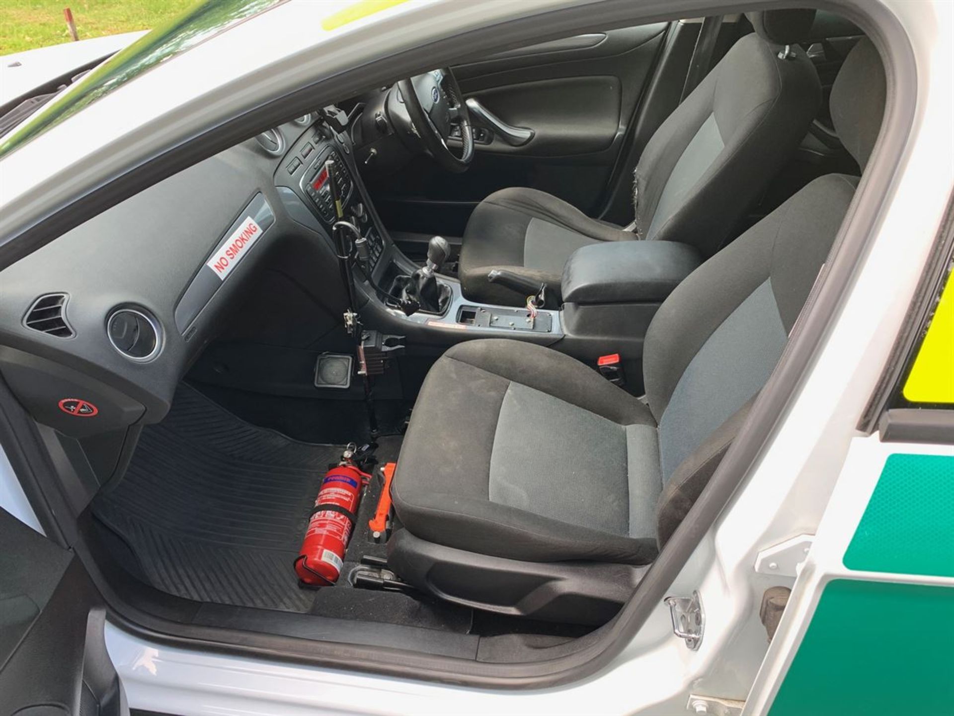 2014 Ford Mondeo Ambulance - Direct From Ambulance Service - Image 13 of 17