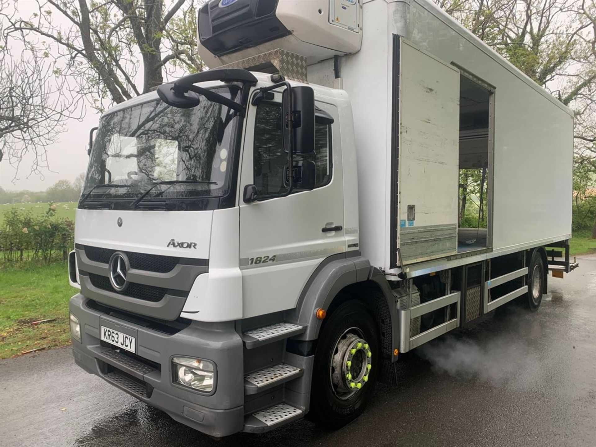 2013 Mercedes Axor 18-24 Fridge Truck 18T Euro 5 - Rear Tail Lift - Image 2 of 20